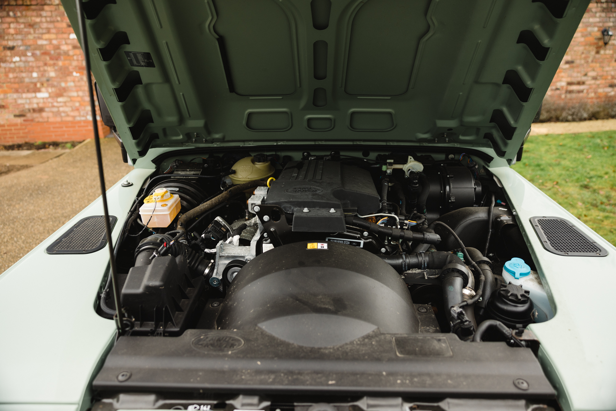 2015 LAND ROVER DEFENDER 90 HERITAGE - 18 MILES