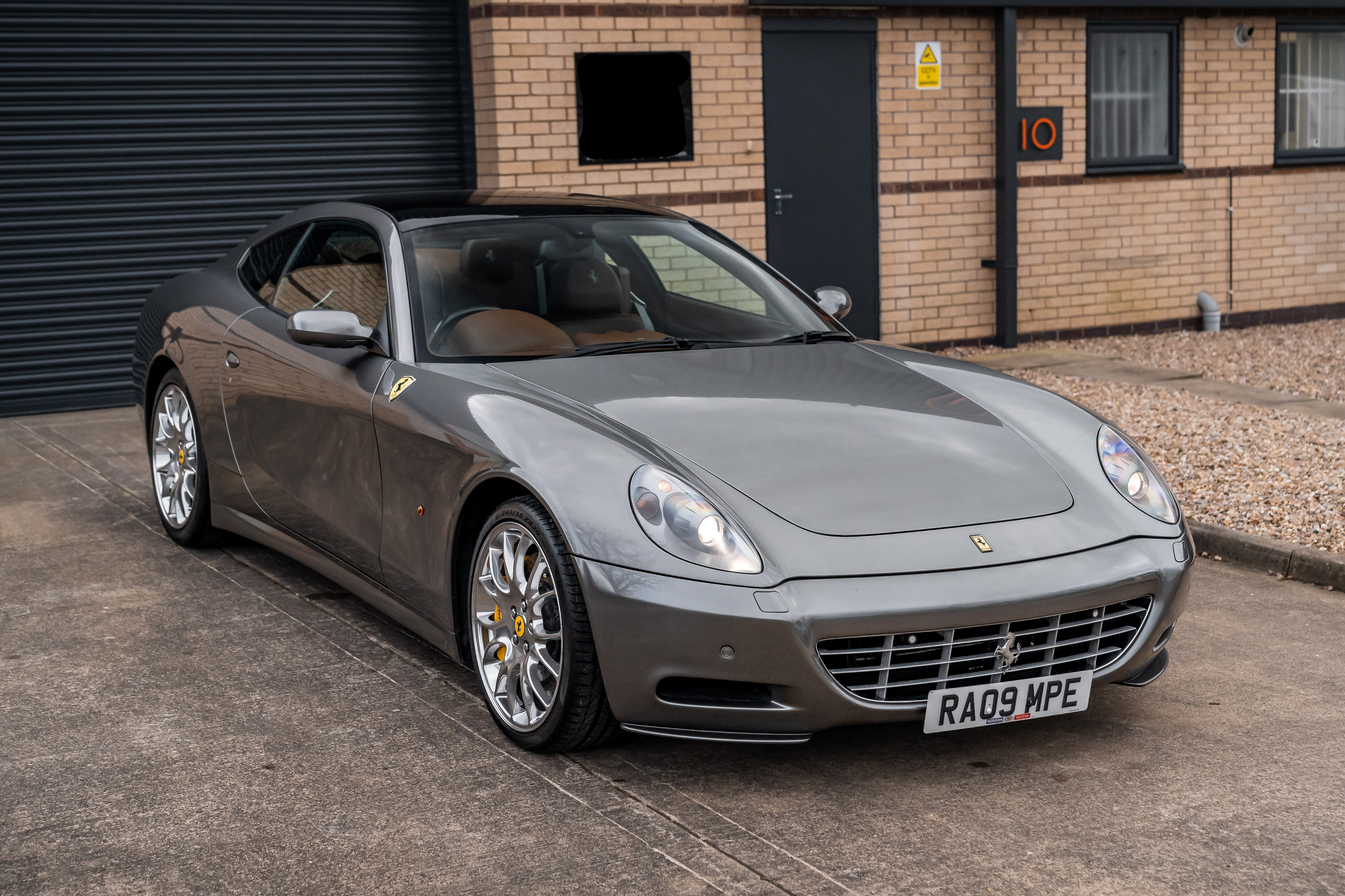 2009 FERRARI 612 SCAGLIETTI - ONE TO ONE