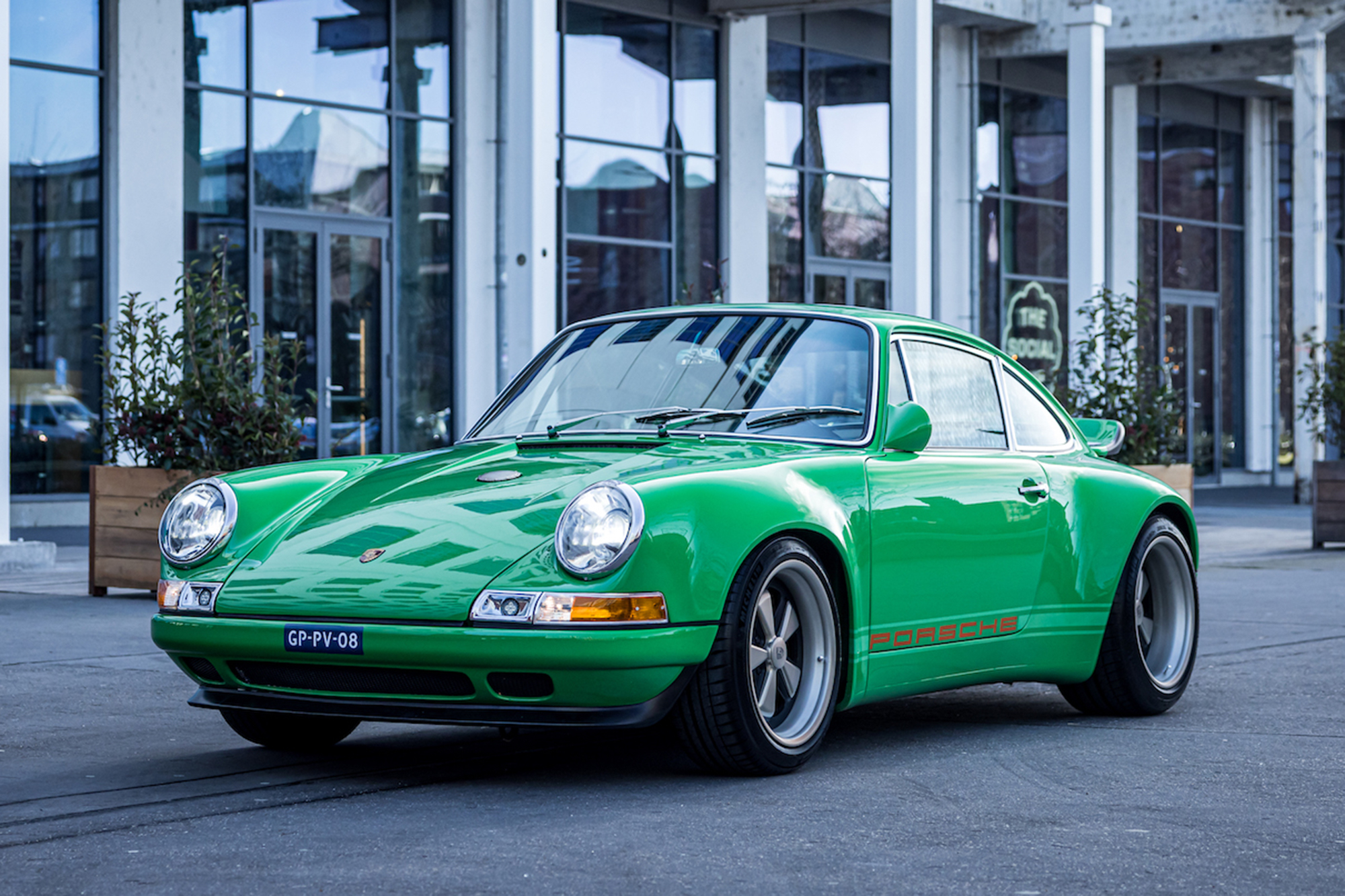 1982 Porsche 911 SC - Backdate