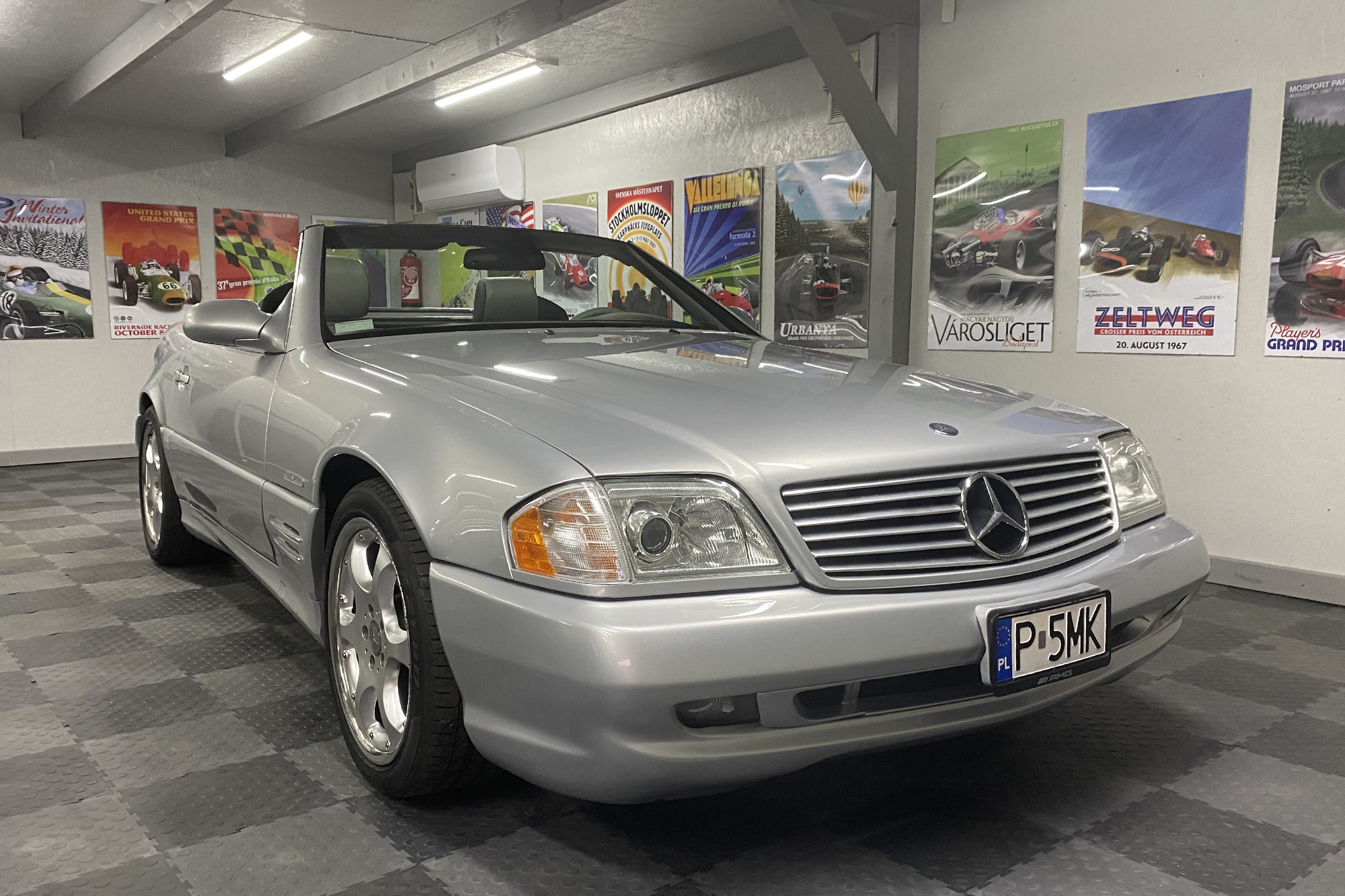 2001 MERCEDES-BENZ (R129) SL 500 'SILVER ARROW'