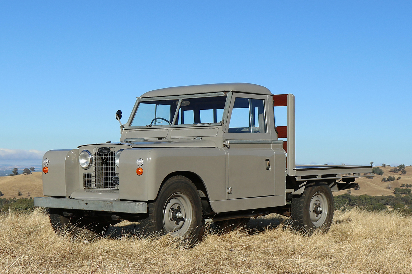 1966 LAND ROVER SERIES IIA PLUS 35 - 109" TRAY