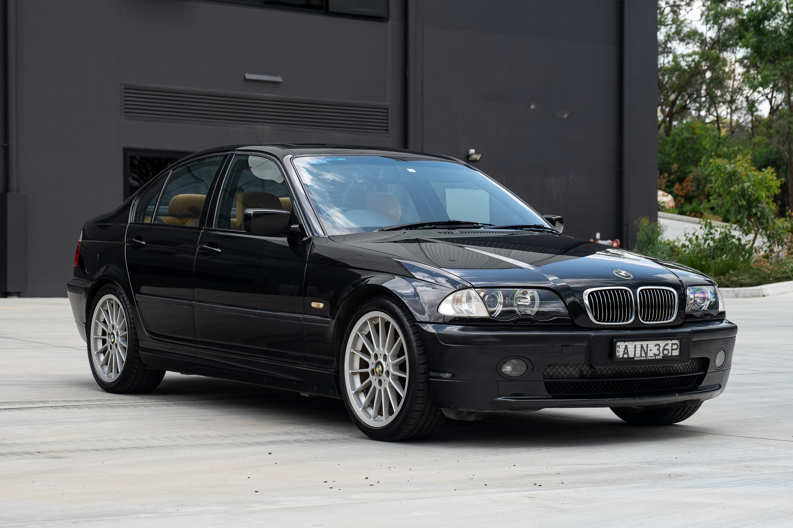 2000 BMW (E46) 323I SPORT