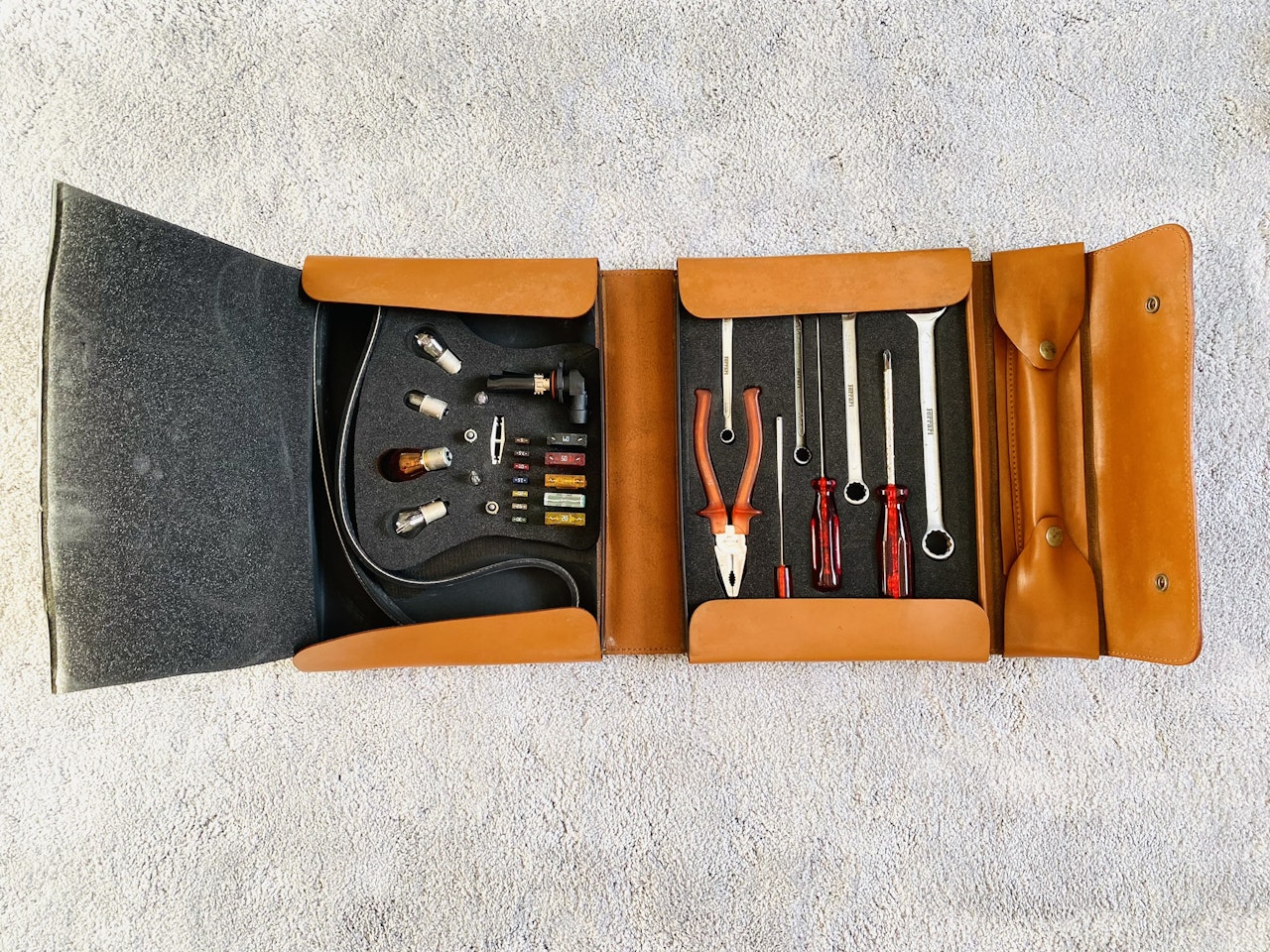 FERRARI 360 / 550 / 575M / 612 TOOL KIT for sale by auction in