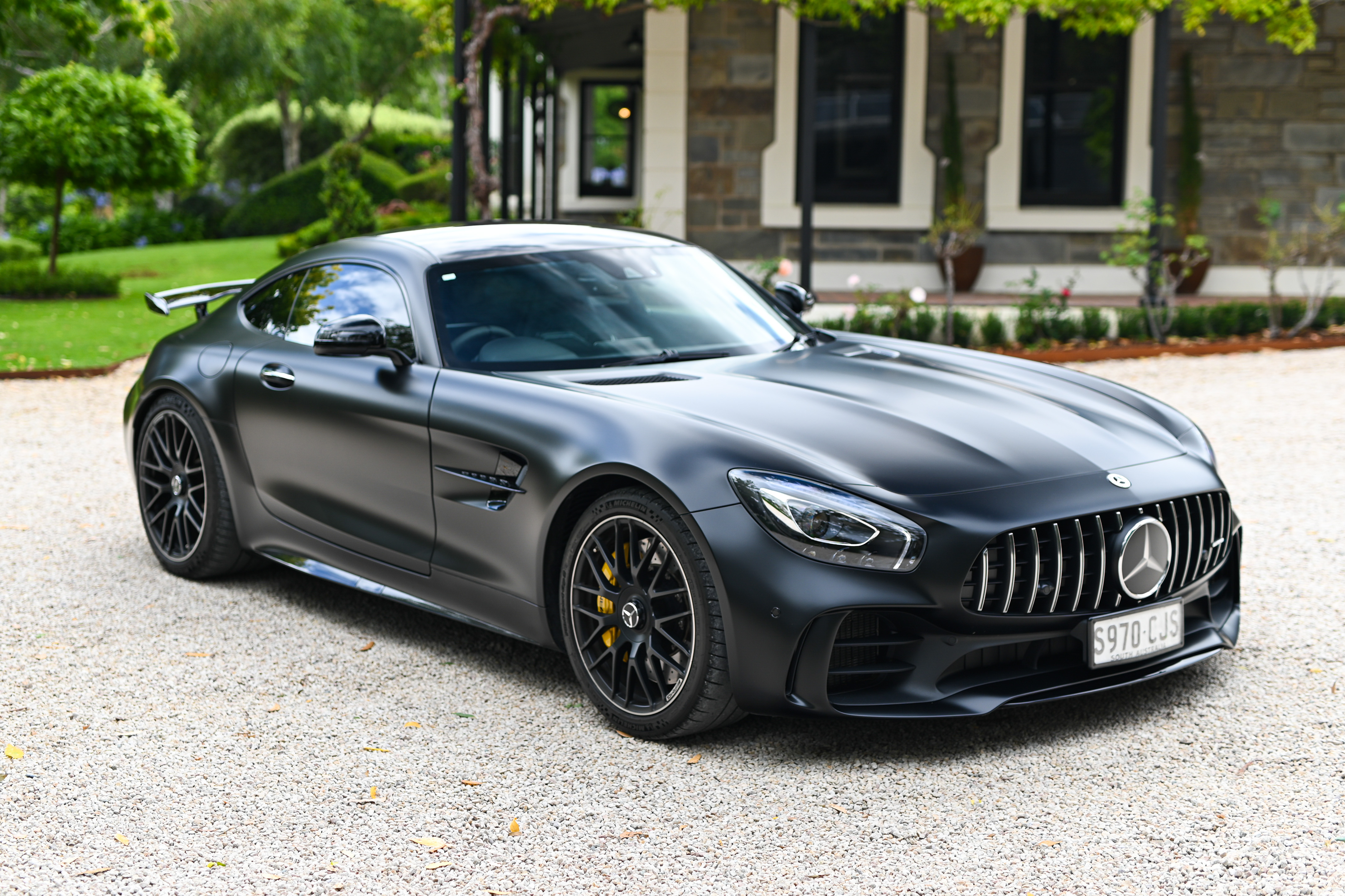 2017 MERCEDES-AMG GT R