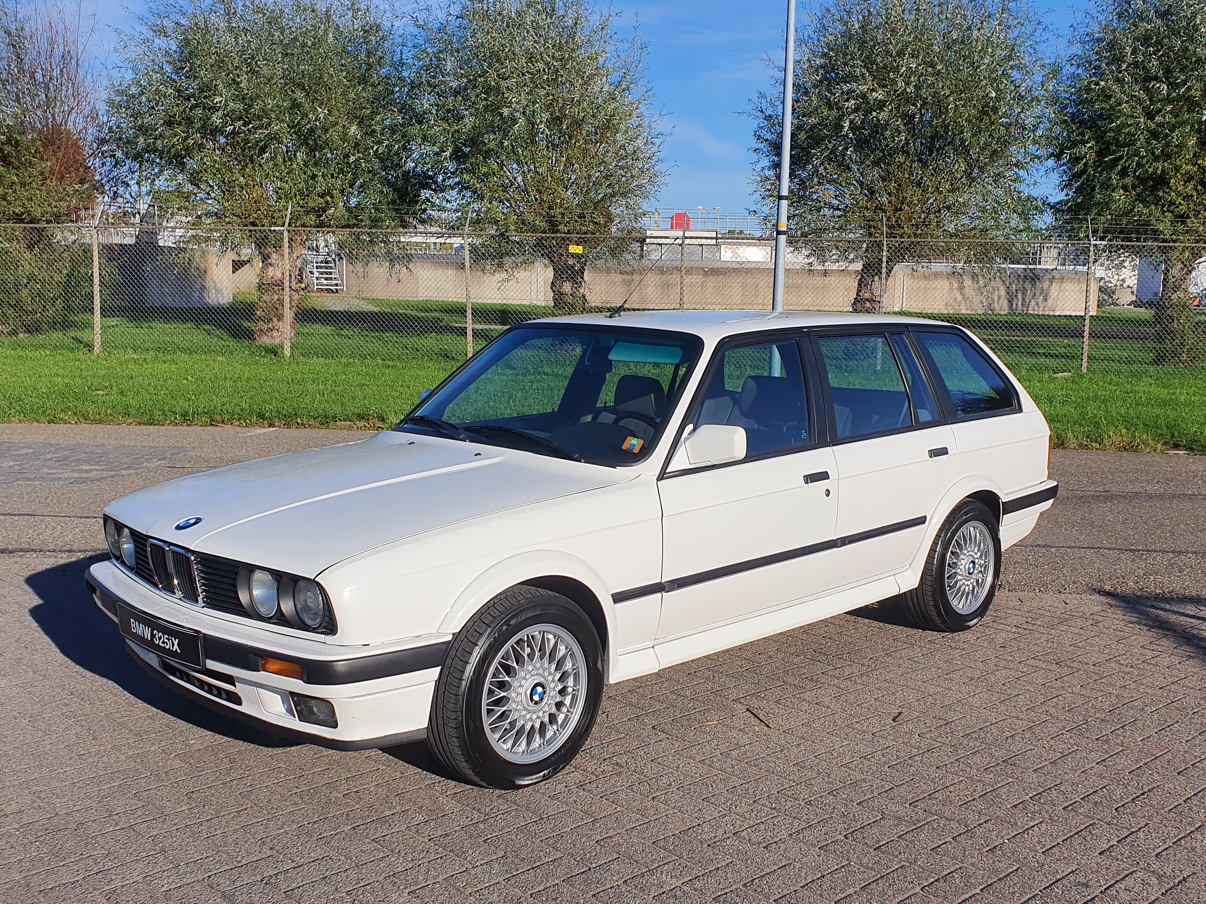 1991-bmw-e30-325ix-touring