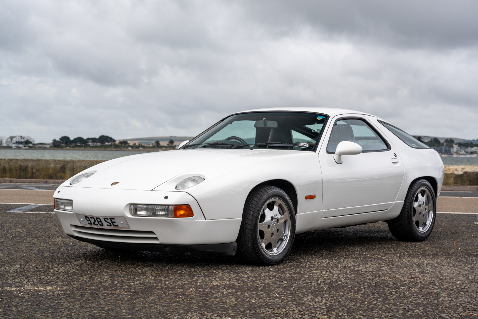 1988 PORSCHE 928 S4 SPORT EQUIPMENT