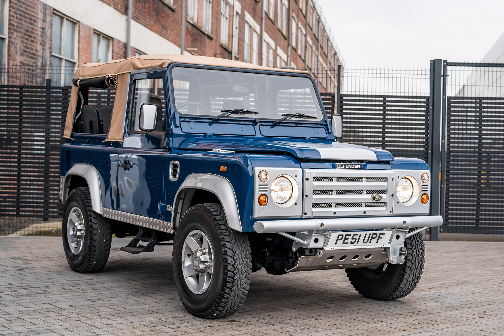 2002 LAND ROVER DEFENDER 90 TD5 PICK UP