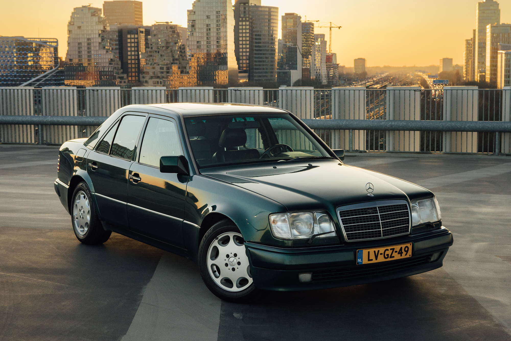 1992 MERCEDES-BENZ (W124) 500E