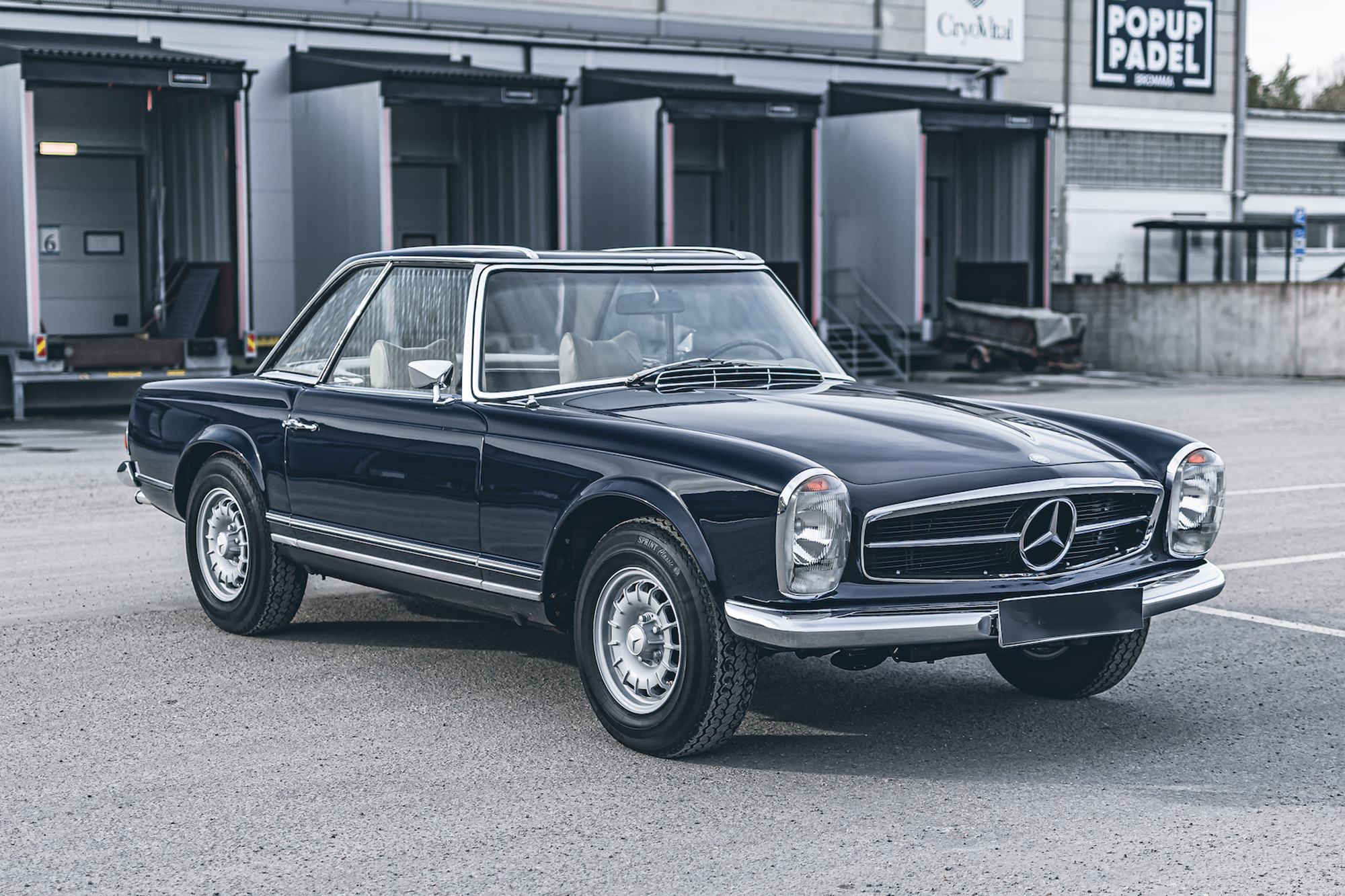 1969 MERCEDES-BENZ 280 SL PAGODA