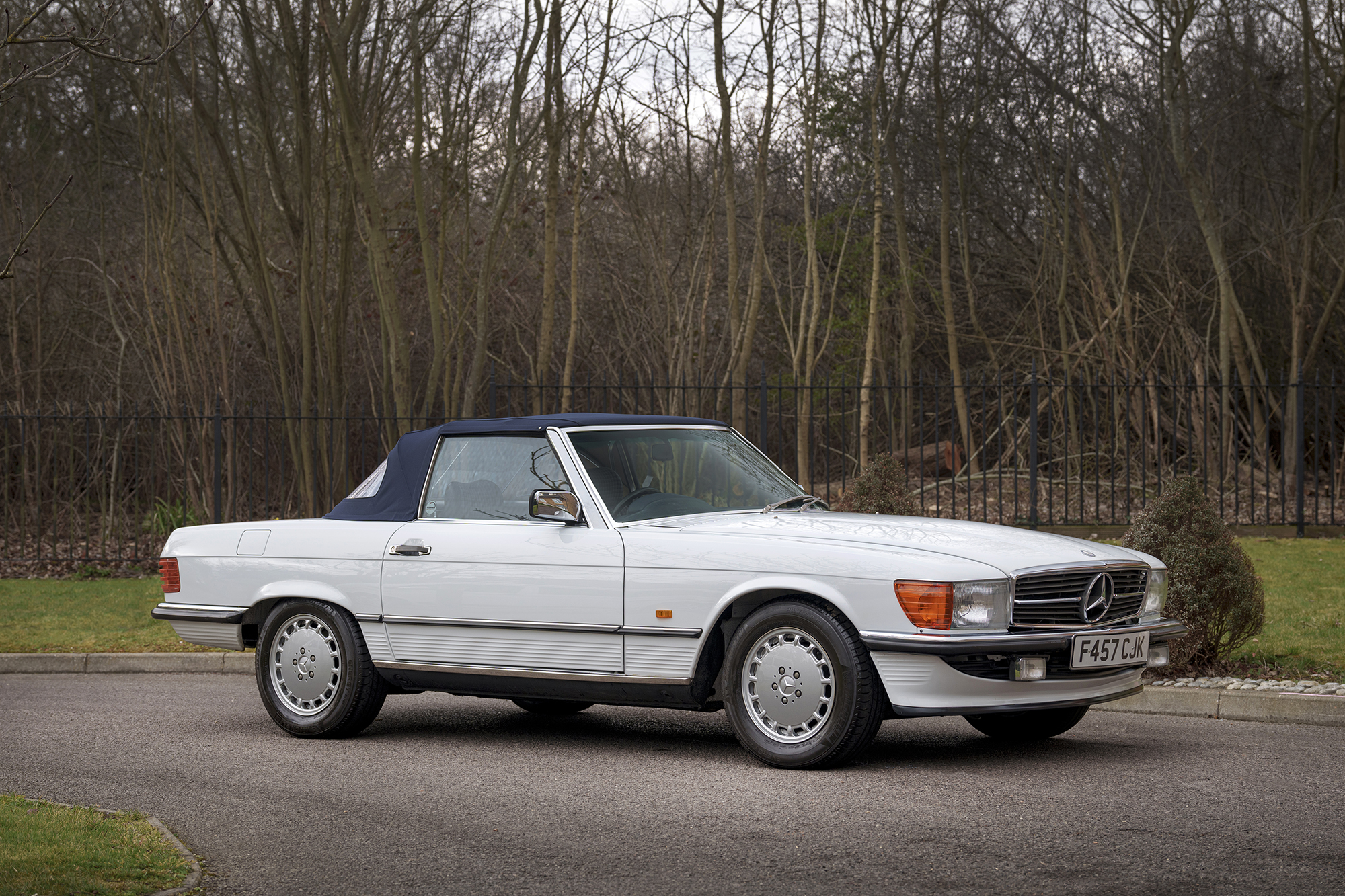 1988 MERCEDES-BENZ (R107) 300 SL