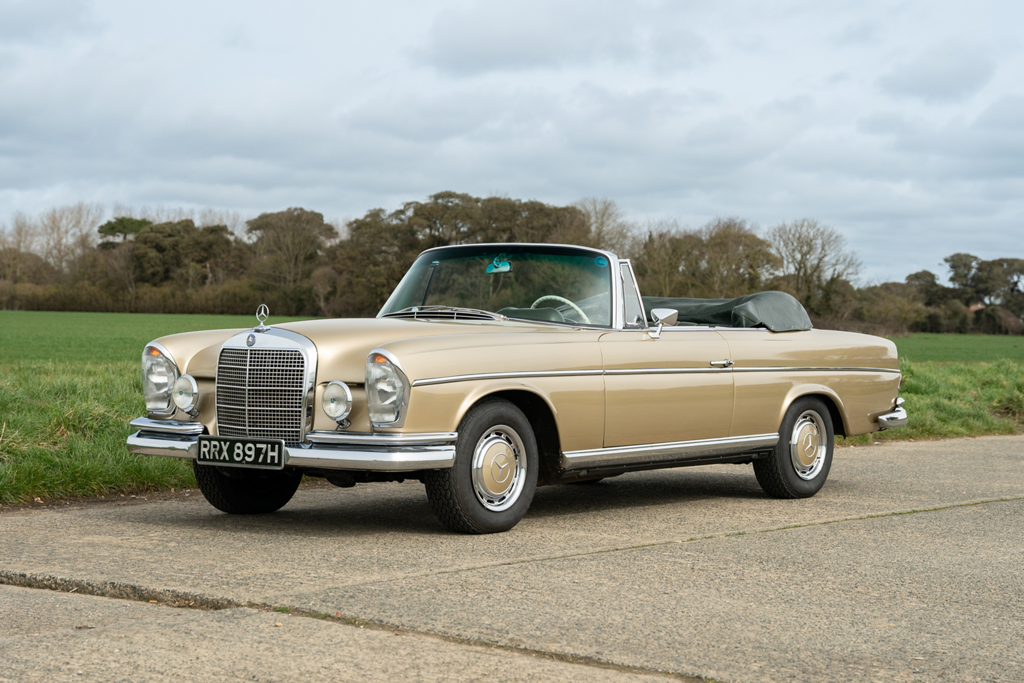 1967 MERCEDES-BENZ (W111) 250 SE CABRIOLET - 2.8 ENGINE