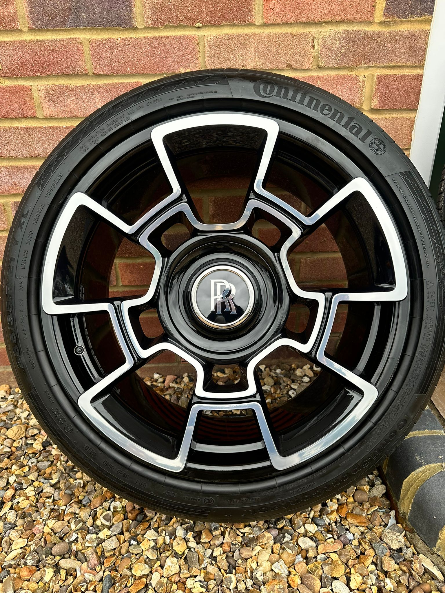 Vogue Tyre  So nice you gotta look twice Rolls Royce rocking Vogue Tyres   RollsRoyce  Rolls  RR  Vogues  VogueTyres  Vogue  Facebook