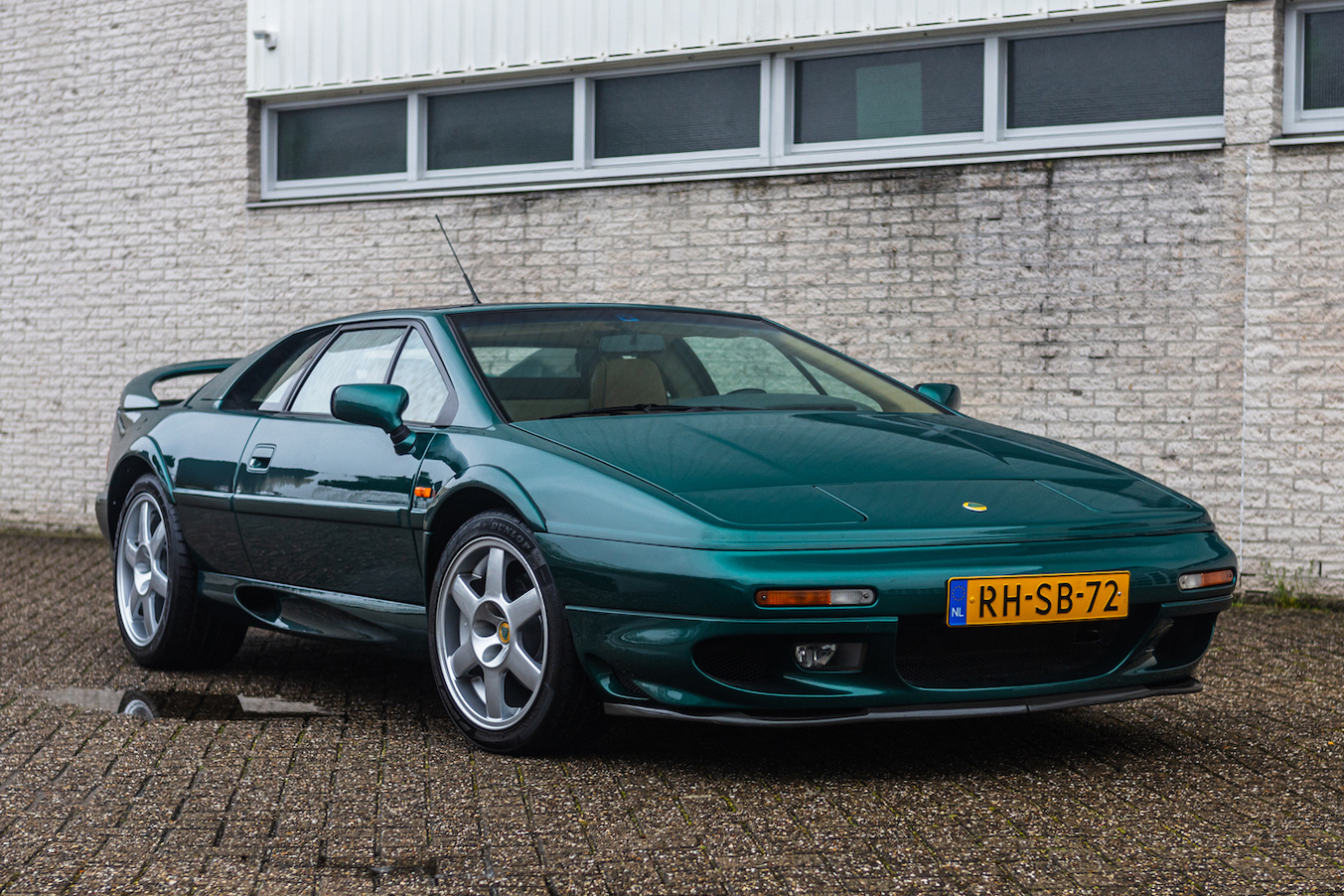 1997 LOTUS ESPRIT V8 - 31,055 KM