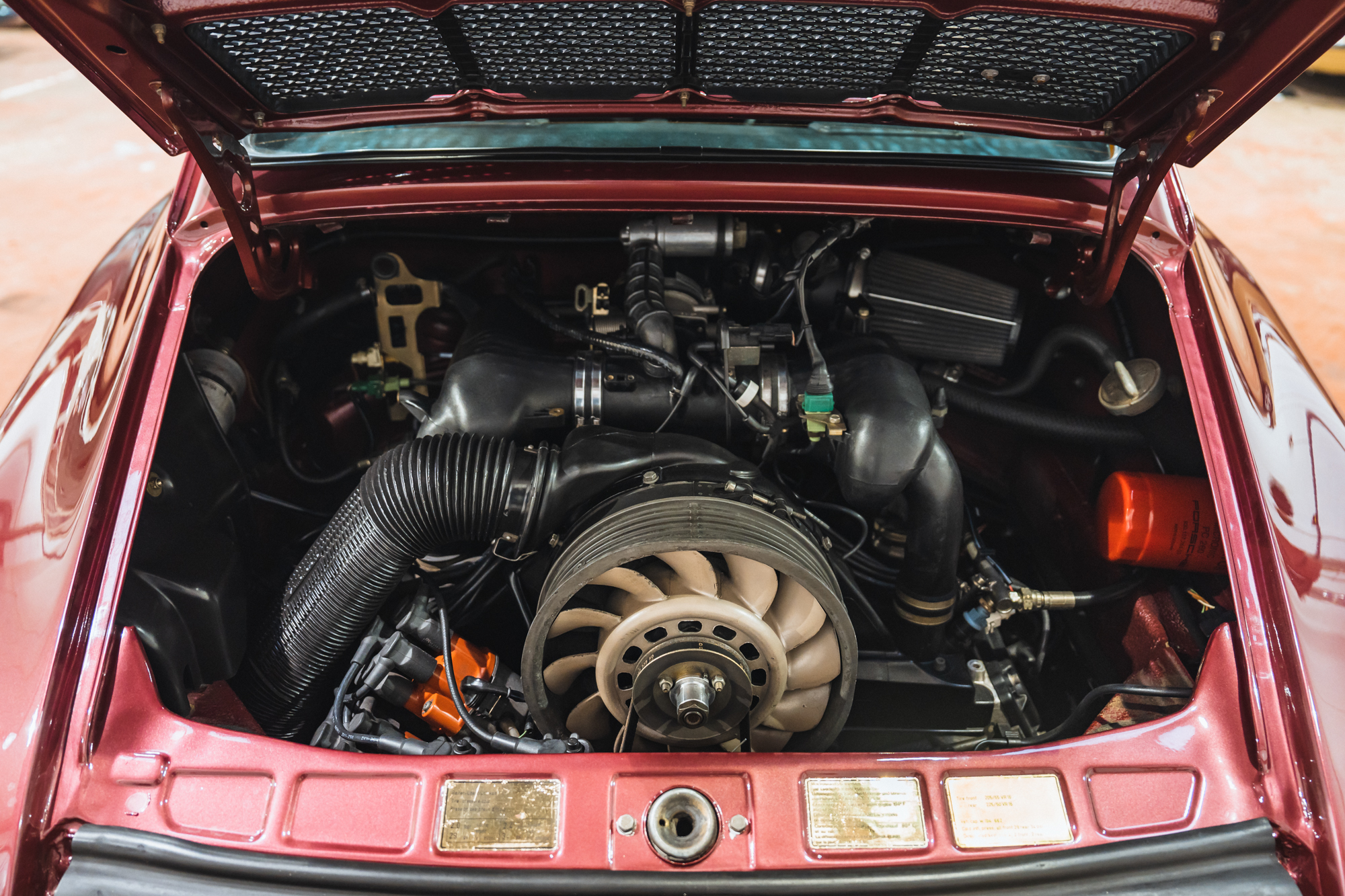 1982 PORSCHE 911 SC - 993 ENGINE