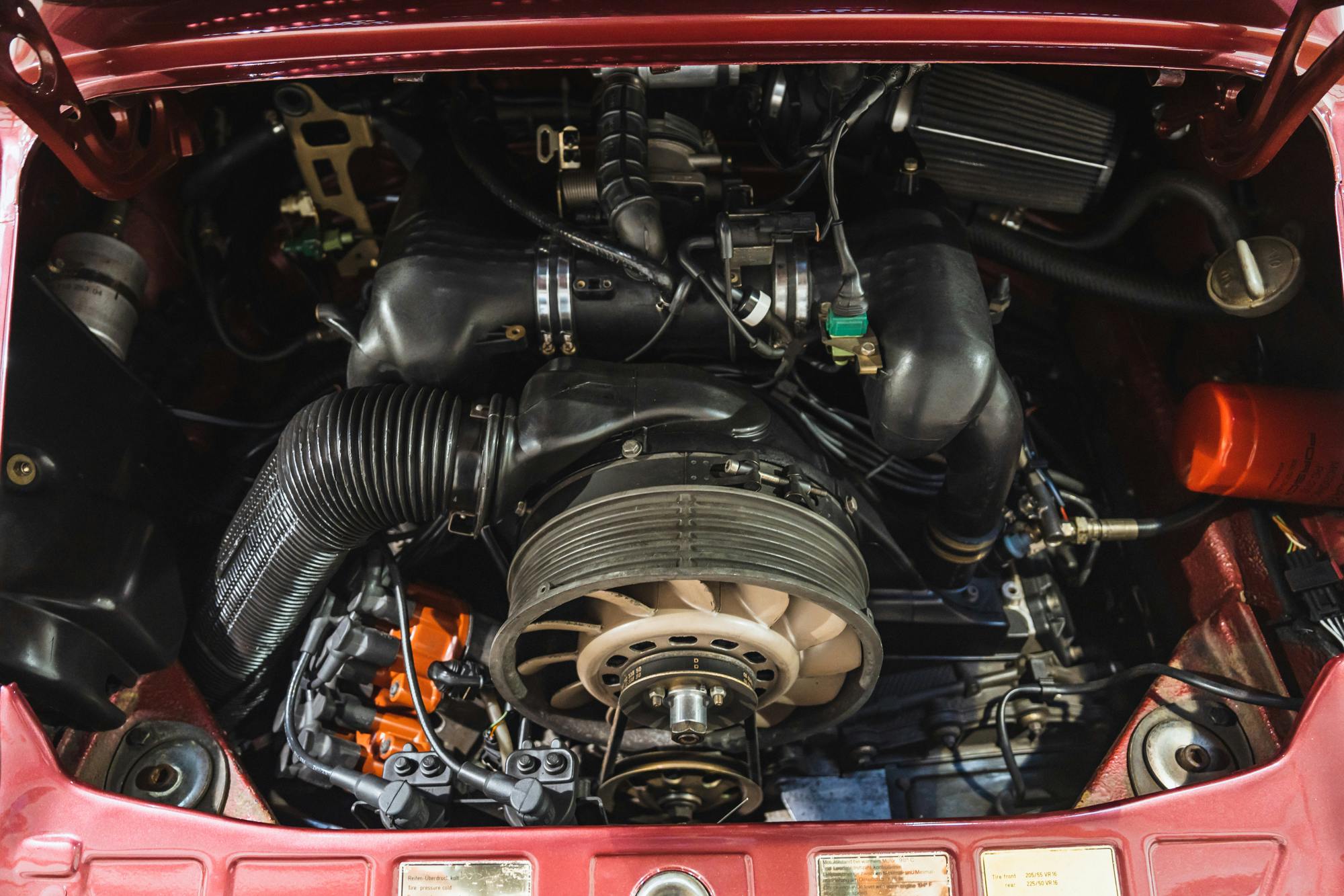 1982 PORSCHE 911 SC - 993 ENGINE
