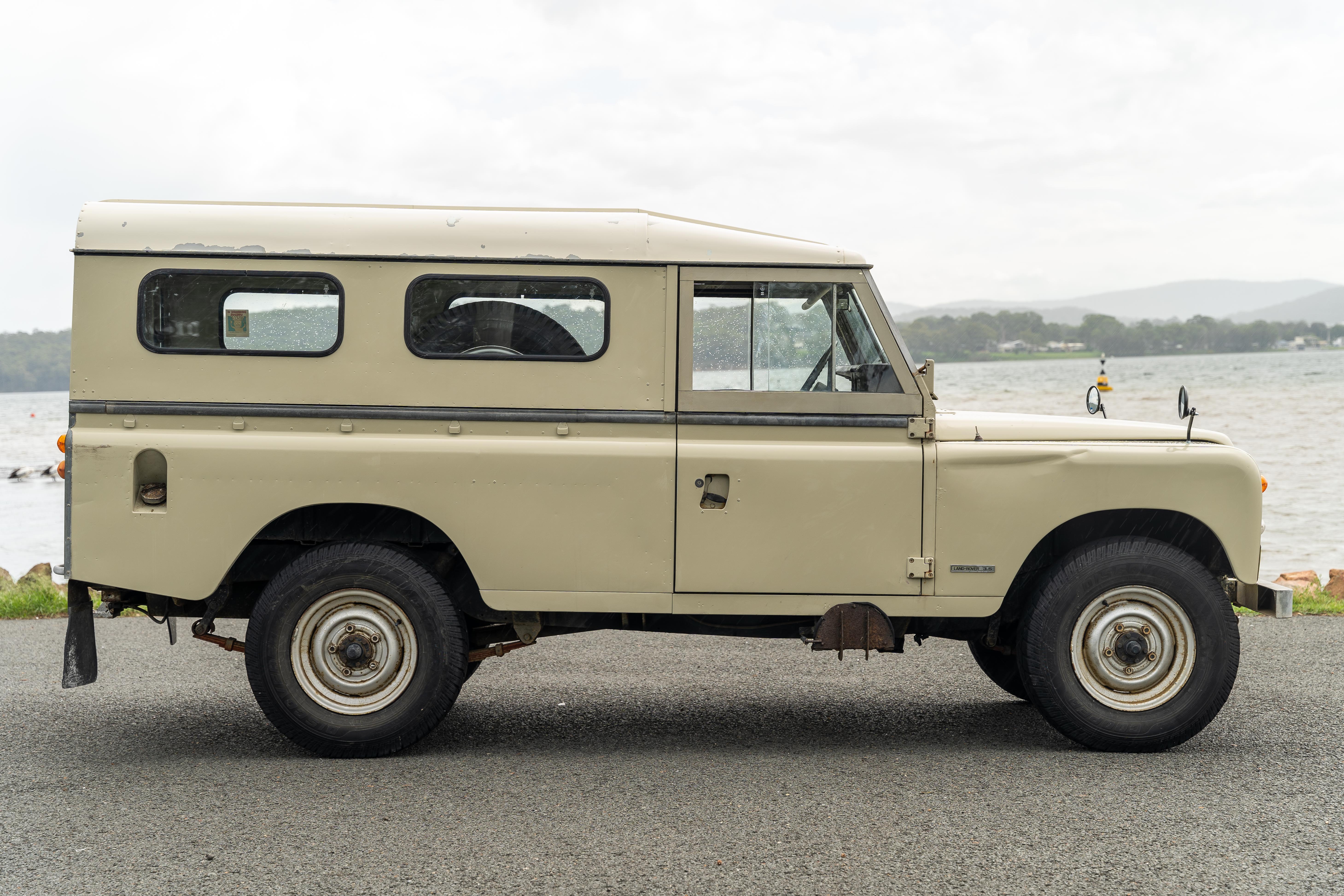 1983 LAND ROVER SERIES III 109