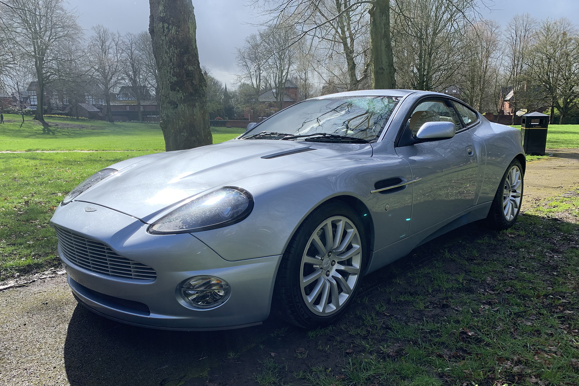 2004 ASTON MARTIN VANQUISH