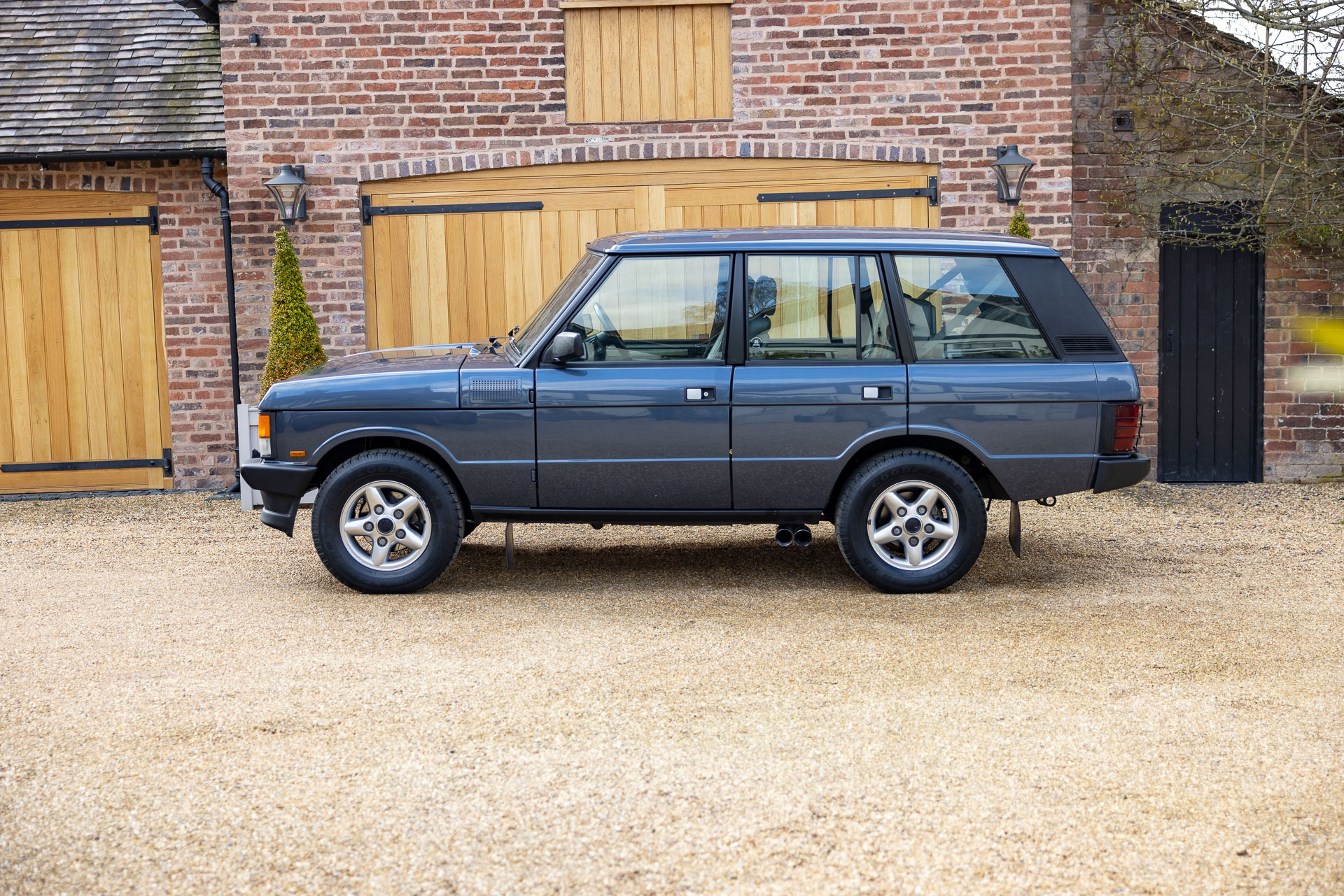 1989 RANGE ROVER CLASSIC OVERFINCH 570 S for sale in Shifnal ...