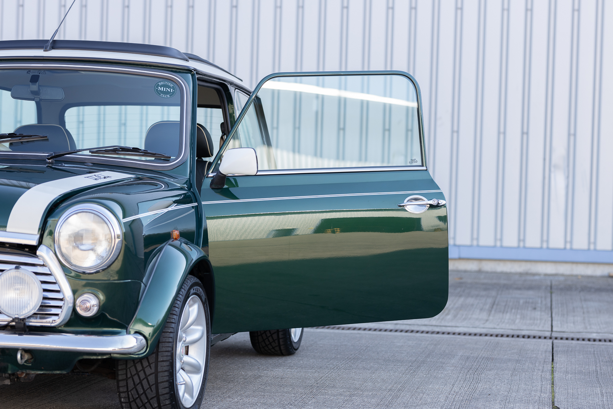 1999 ROVER MINI COOPER SPORTSPACK - 7,045 MILES