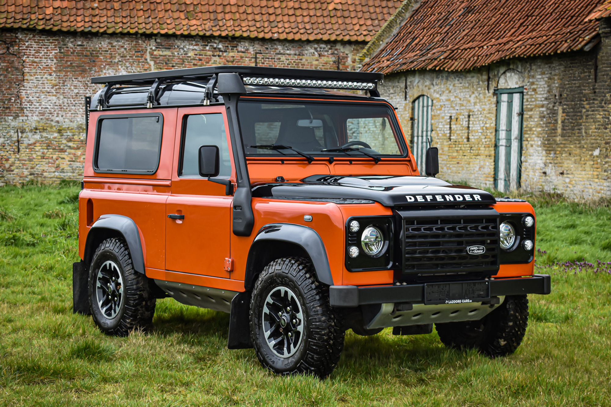 2016 LAND ROVER DEFENDER 90 ADVENTURE – VAT Q