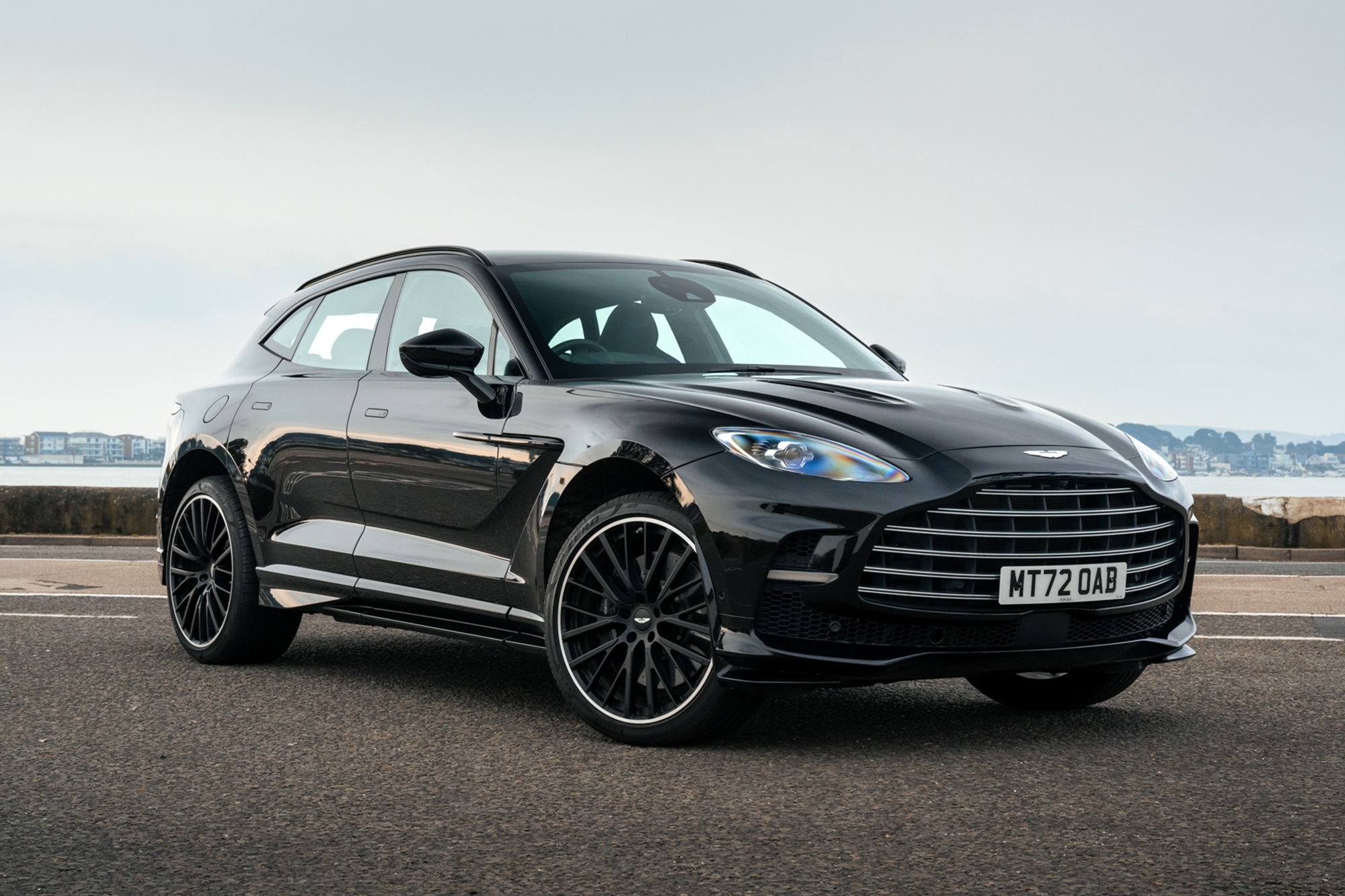 2022 ASTON MARTIN DBX707