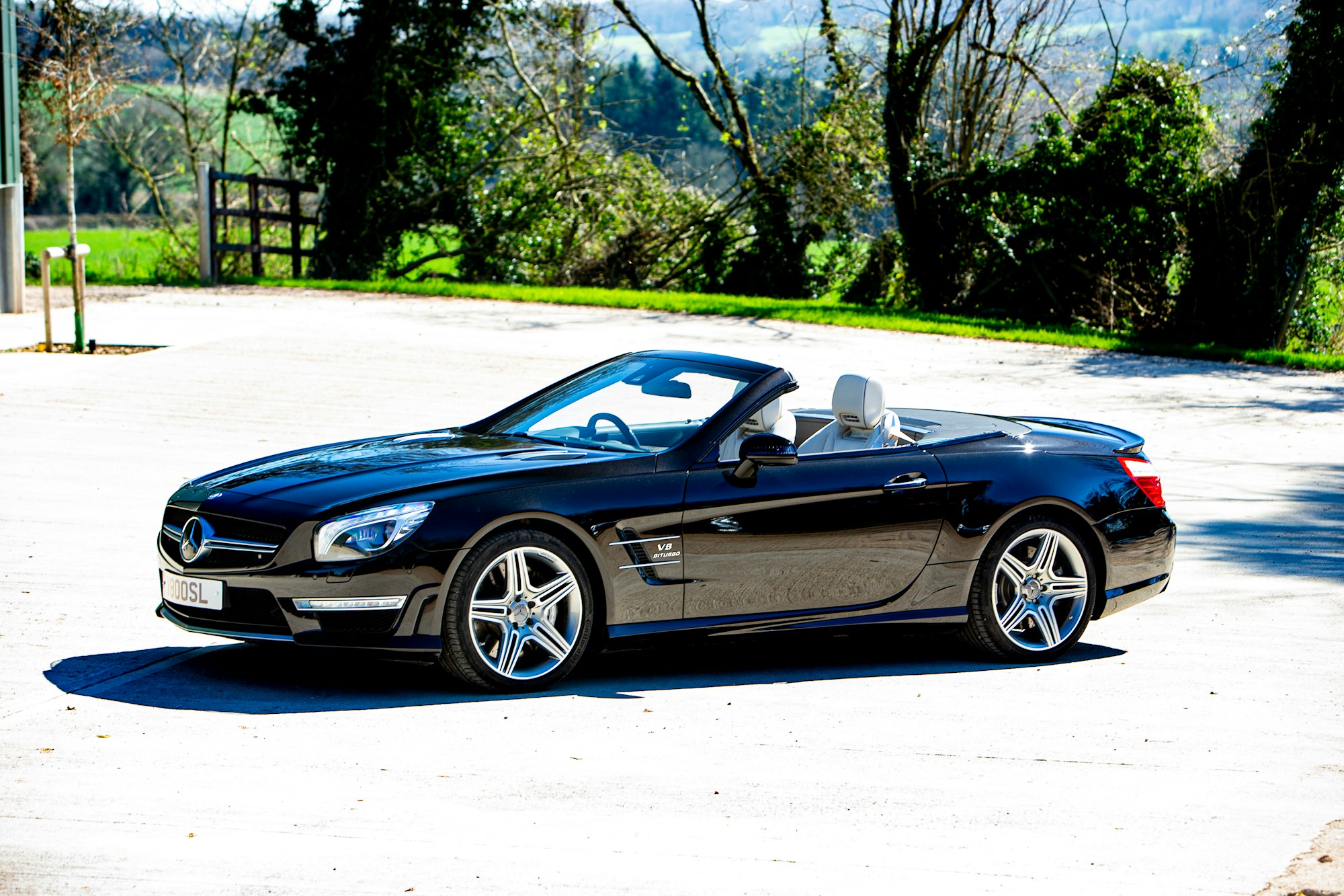 2012 MERCEDES-BENZ (R231) SL63 AMG - 15,412 MILES