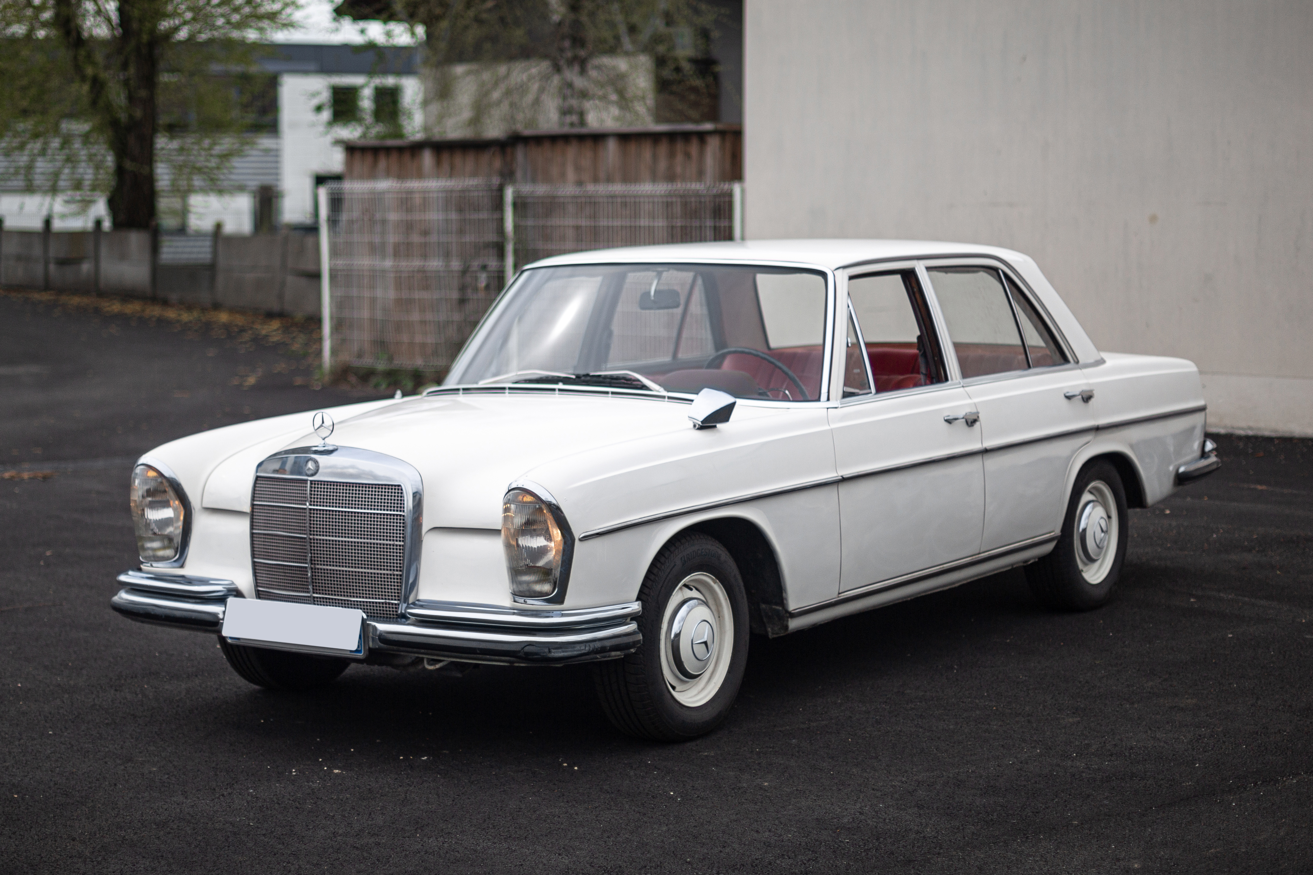 1966 MERCEDES-BENZ (W108) 250 S