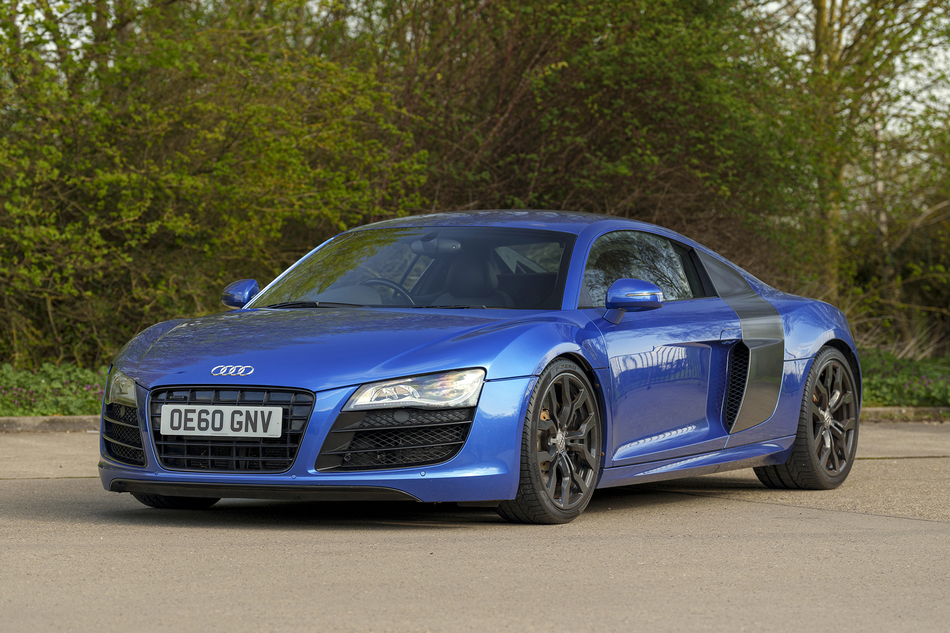 2010 AUDI R8 V10