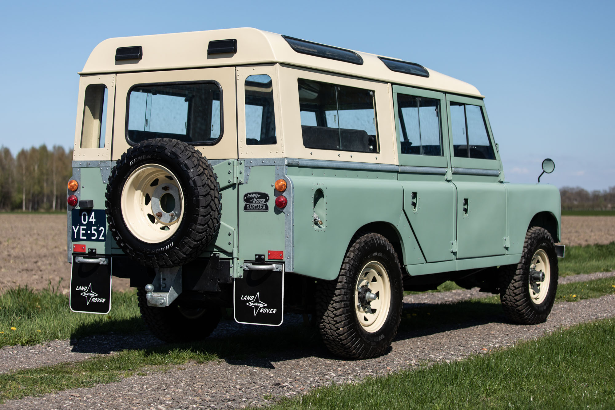 1977 LAND ROVER SANTANA SERIES III 109"