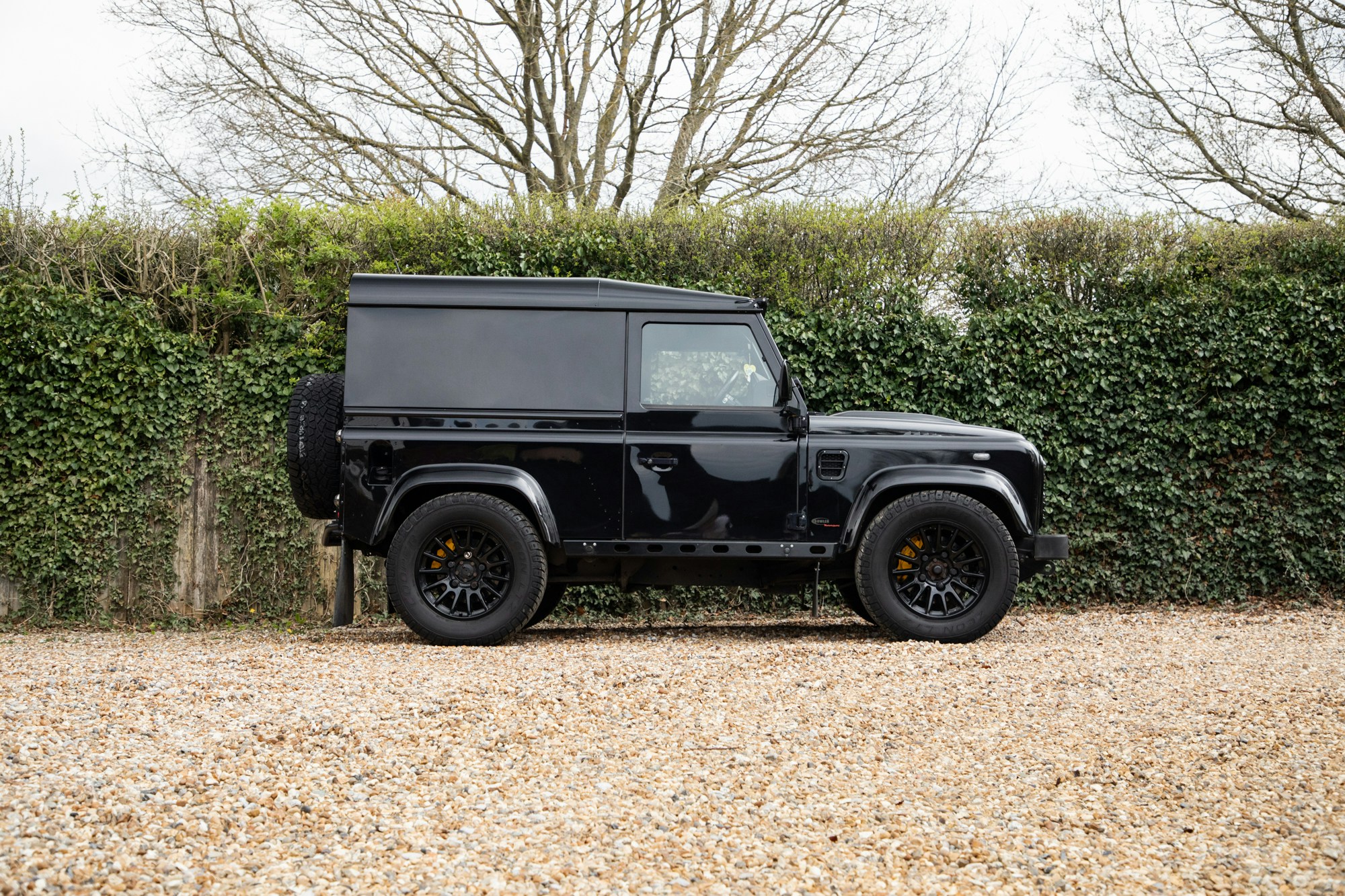 2013 LAND ROVER DEFENDER 90 - BOWLER