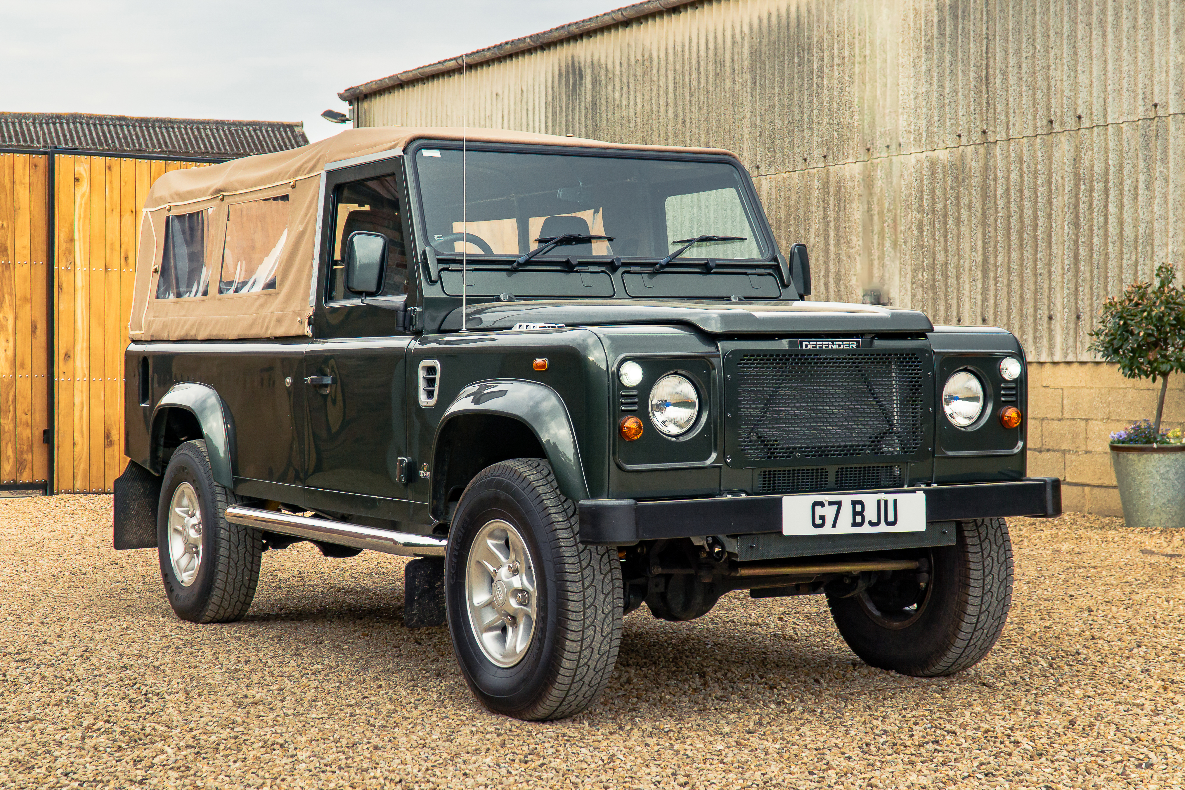 1990 LAND ROVER DEFENDER 110 V8 CUSTOM SOFT TOP