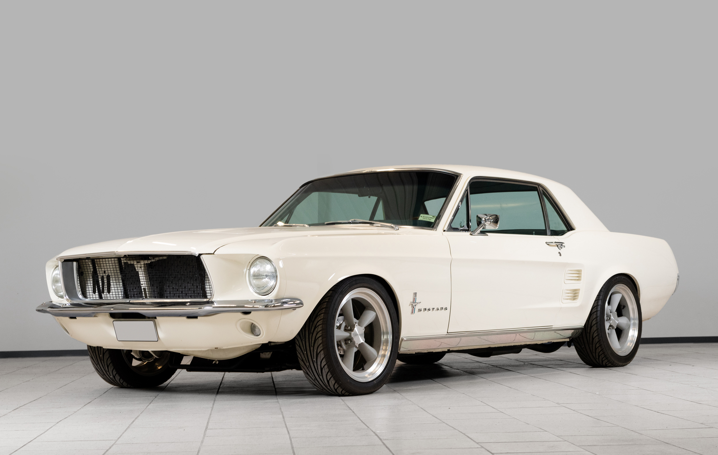 1967 FORD MUSTANG HARDTOP - RESTOMOD