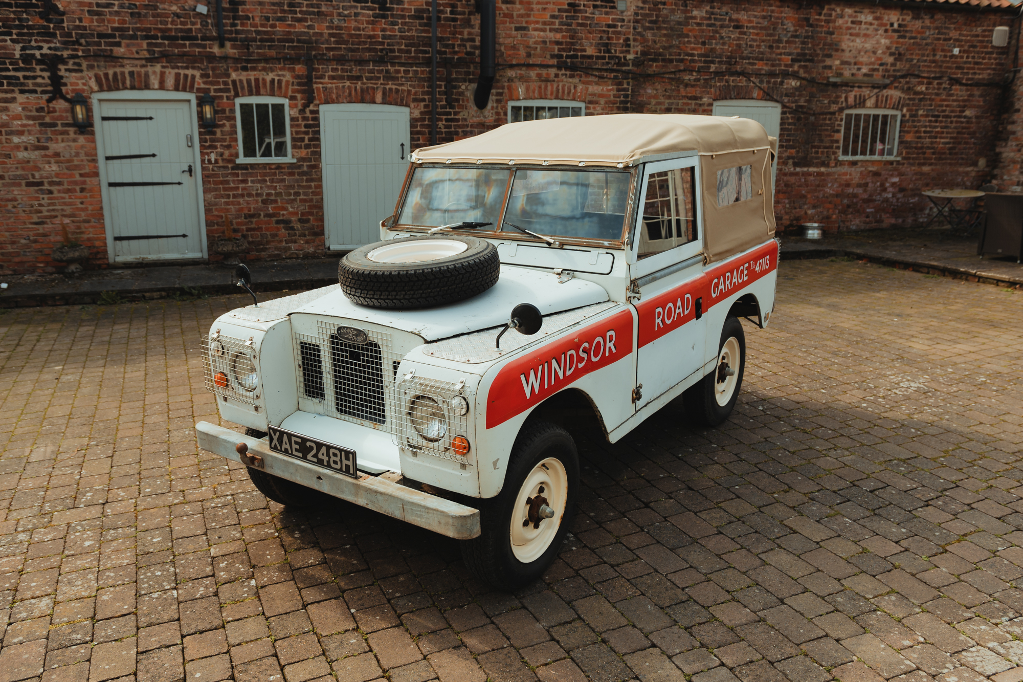 1970 LAND ROVER SERIES IIA 88