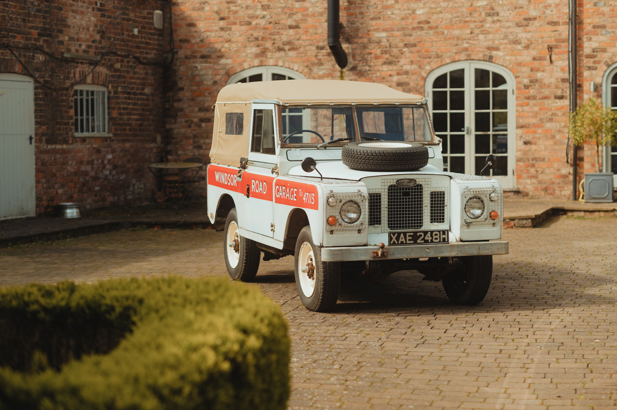 1970 LAND ROVER SERIES IIA 88