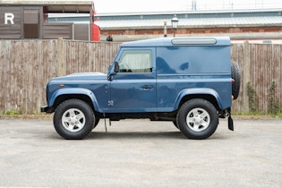 SW07 FBE – 2007 Land Rover Defender 90 – 2.4 TDci Hard Top – Low Mileage