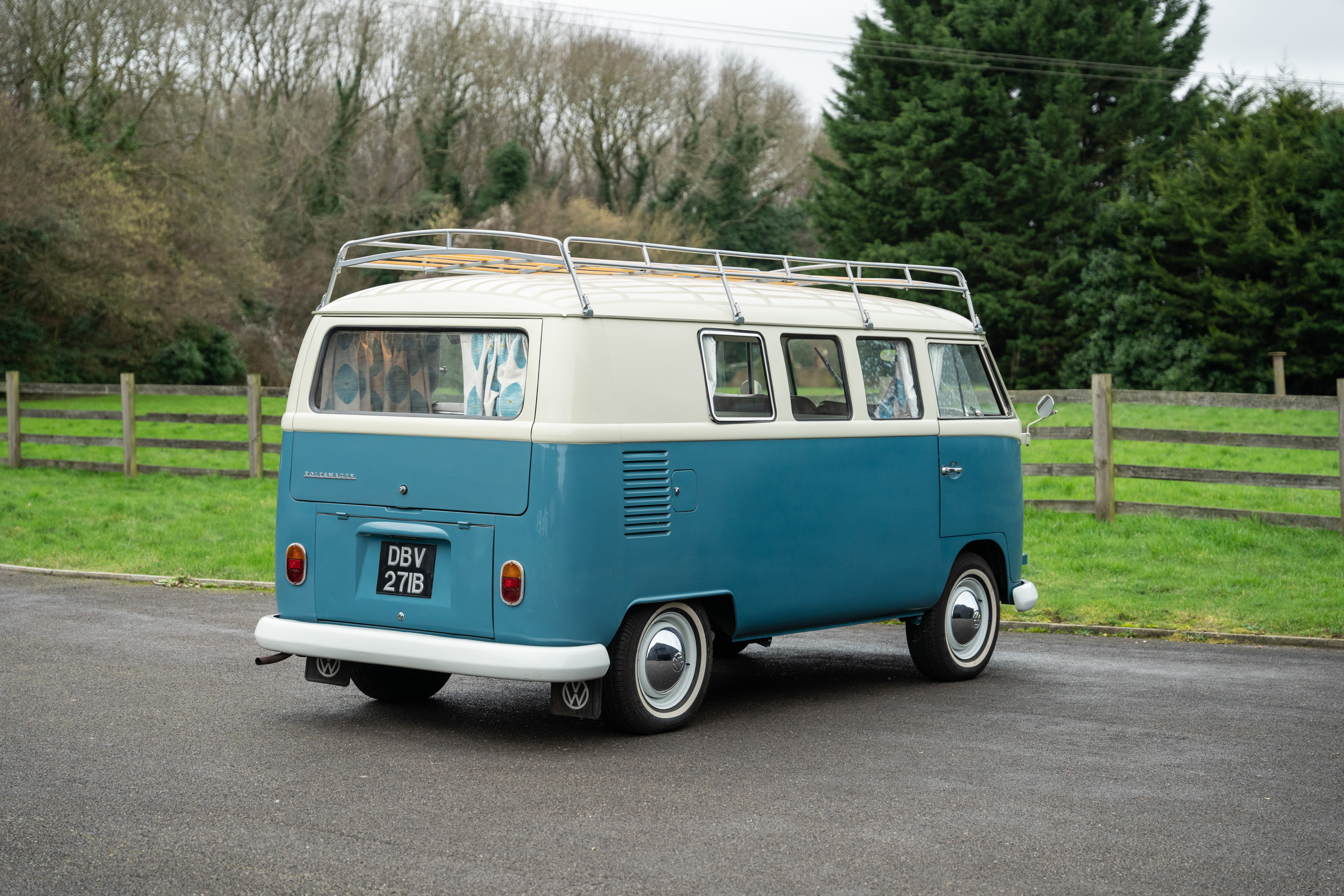 1964 VOLKSWAGEN T1 SPLITSCREEN CAMPERVAN for sale by auction in West ...