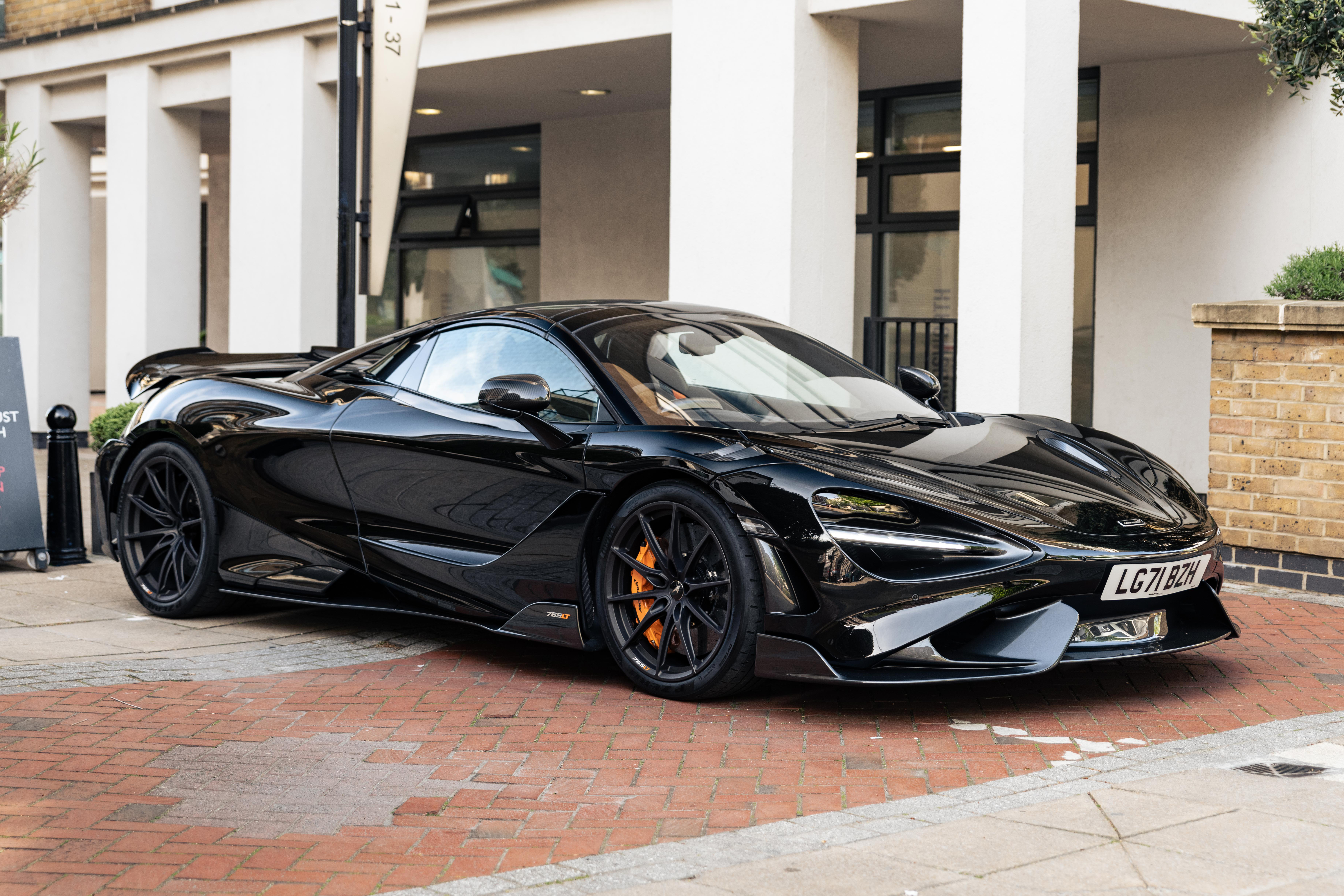 2021 MCLAREN 765LT SPIDER - 370 MILES