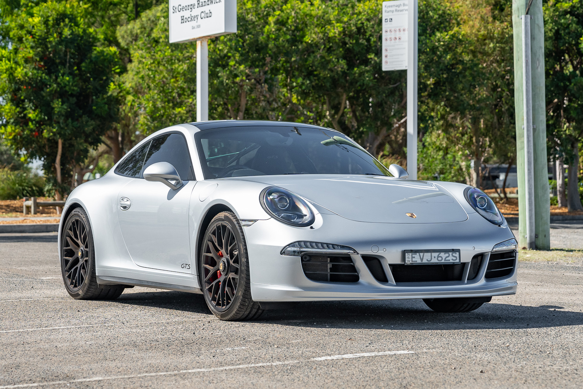 2015 PORSCHE 911 (991) CARRERA 4 GTS - 11,737 KM