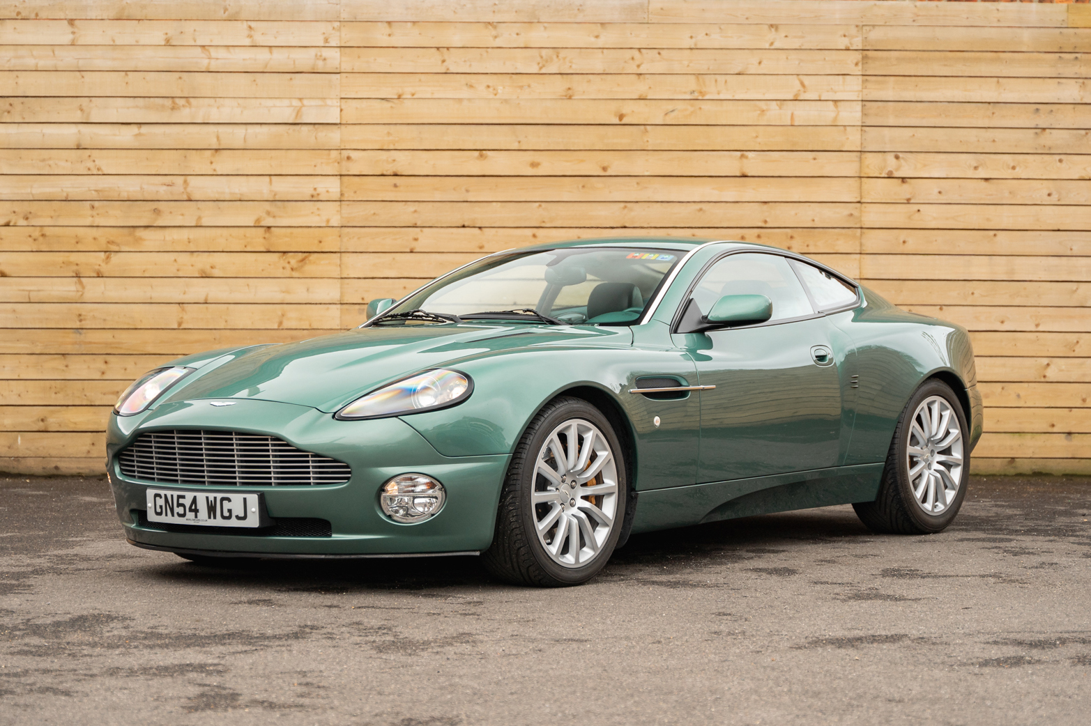 2005 ASTON MARTIN VANQUISH - LHD