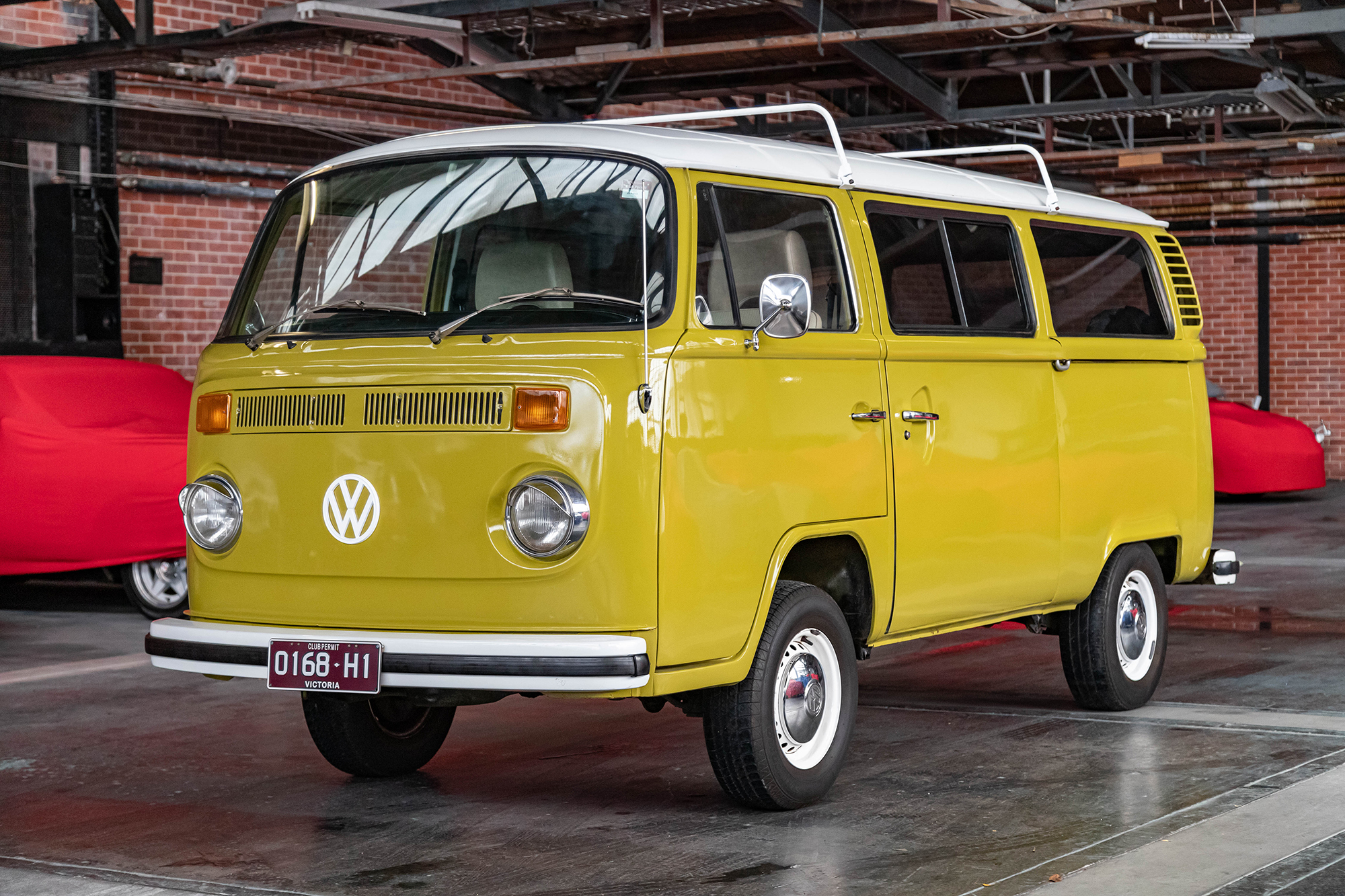 1974 VOLKSWAGEN TYPE 2 (T2) MICROBUS