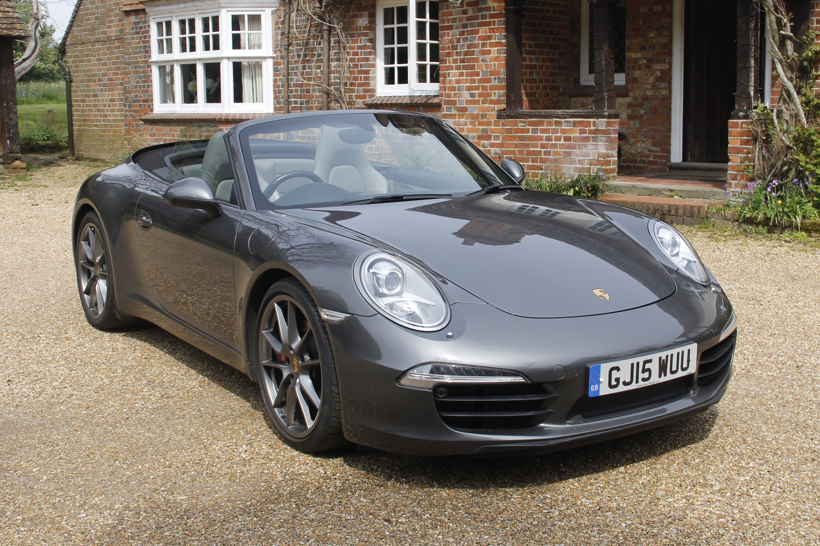 2015 PORSCHE 911 (991) CARRERA S CABRIOLET - 17,400 MILES