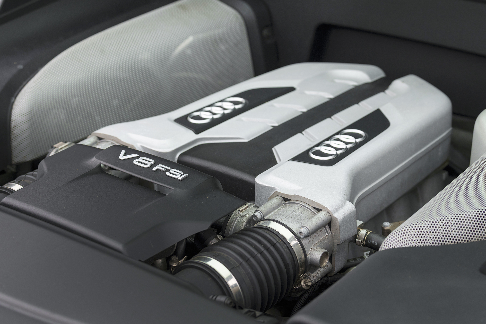2008 AUDI R8 4.2 V8 - MANUAL