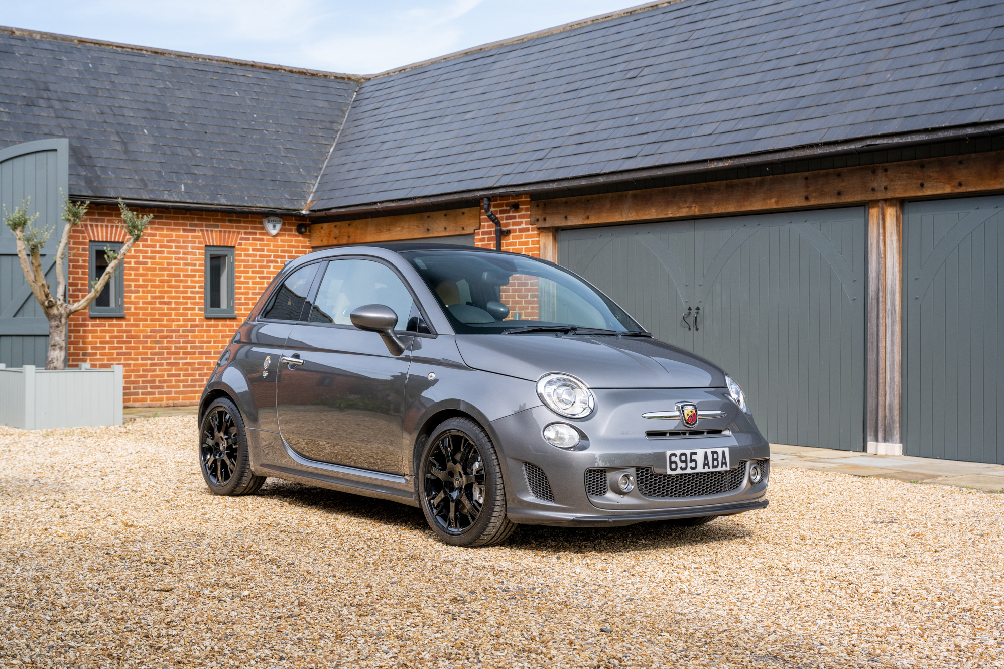 2013 ABARTH 695 EDIZIONE MASERATI