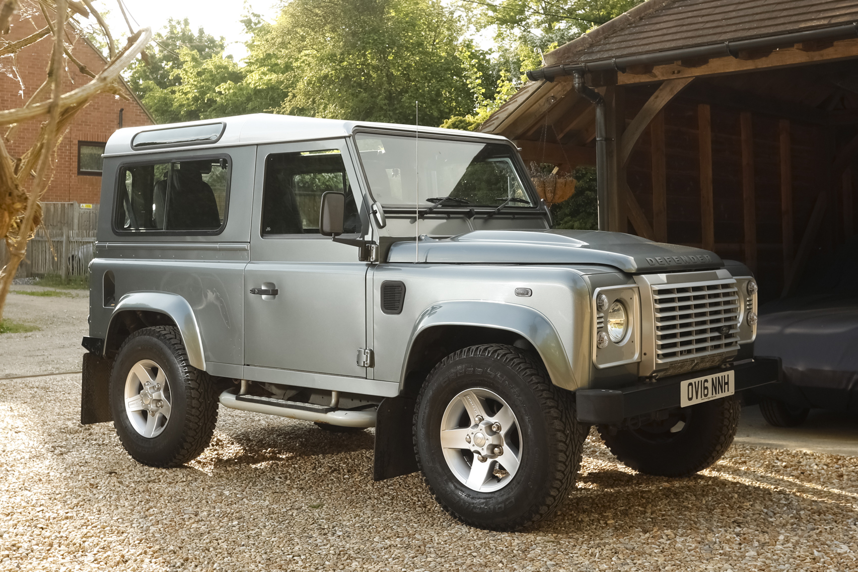 2015 LAND ROVER DEFENDER 90 XS - 17,100 MILES