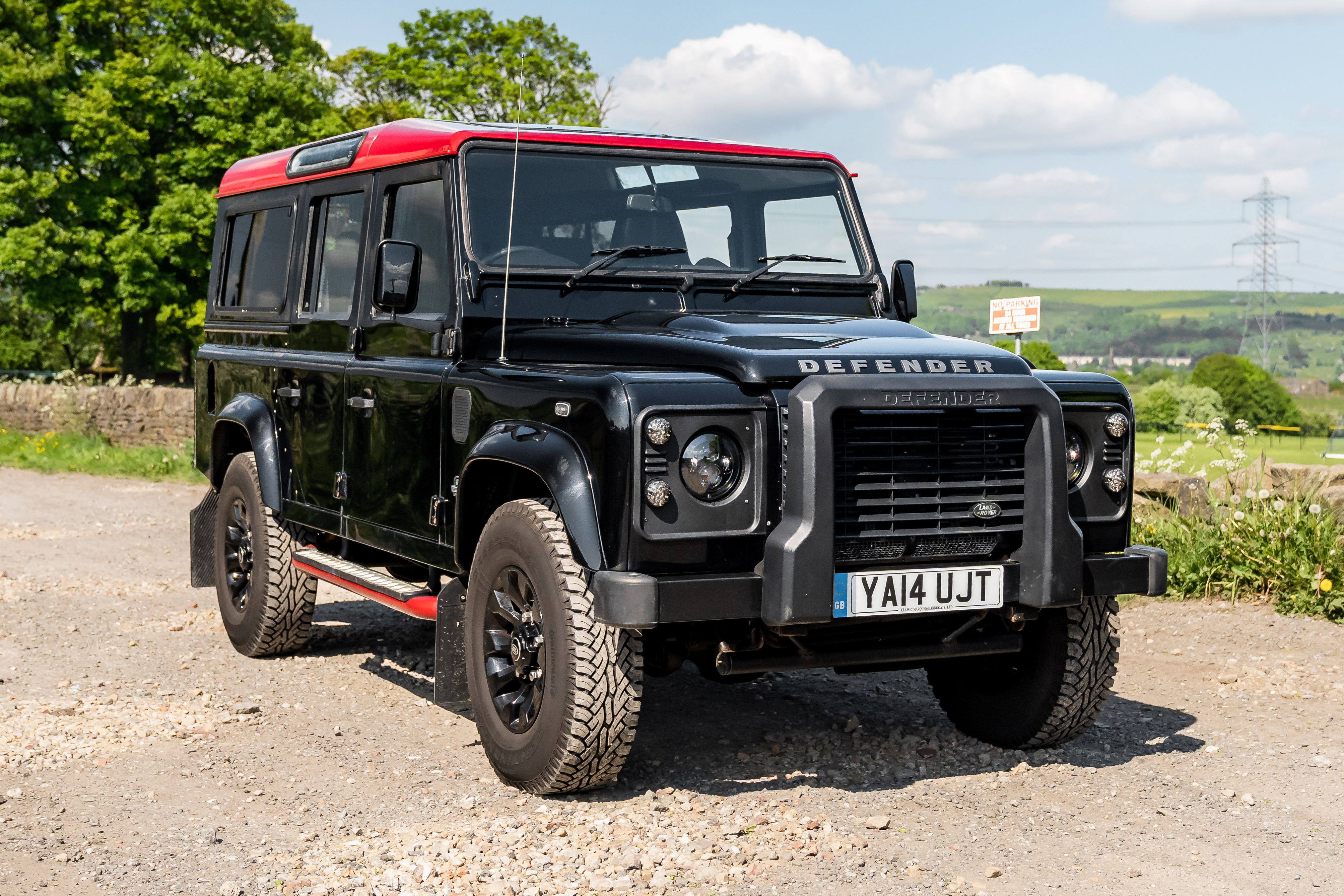 2014 LAND ROVER DEFENDER 110 XS - 29,899 MILES