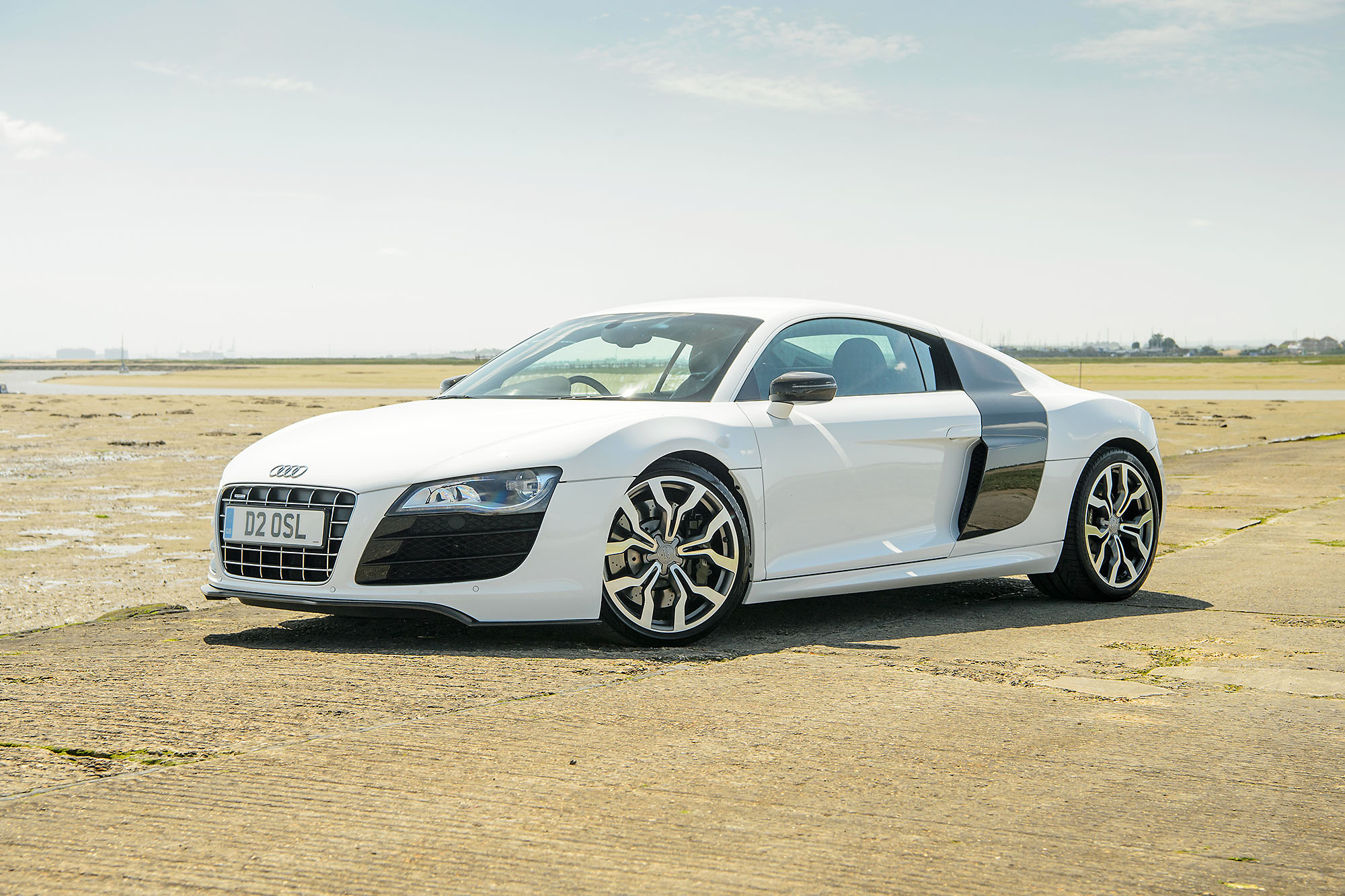 2009 AUDI R8 V8 - MANUAL