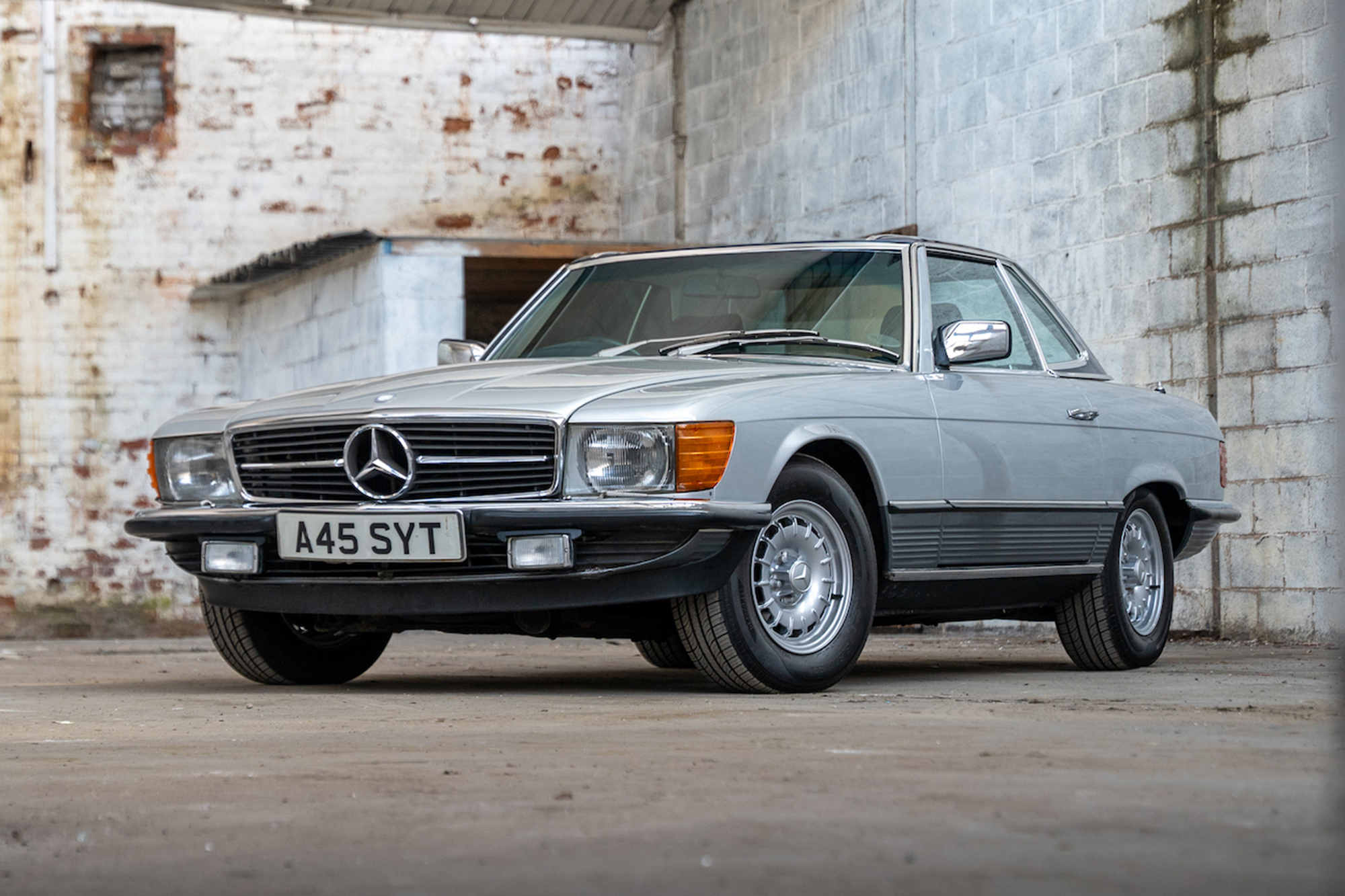 1983 MERCEDES-BENZ (R107) 500 SL