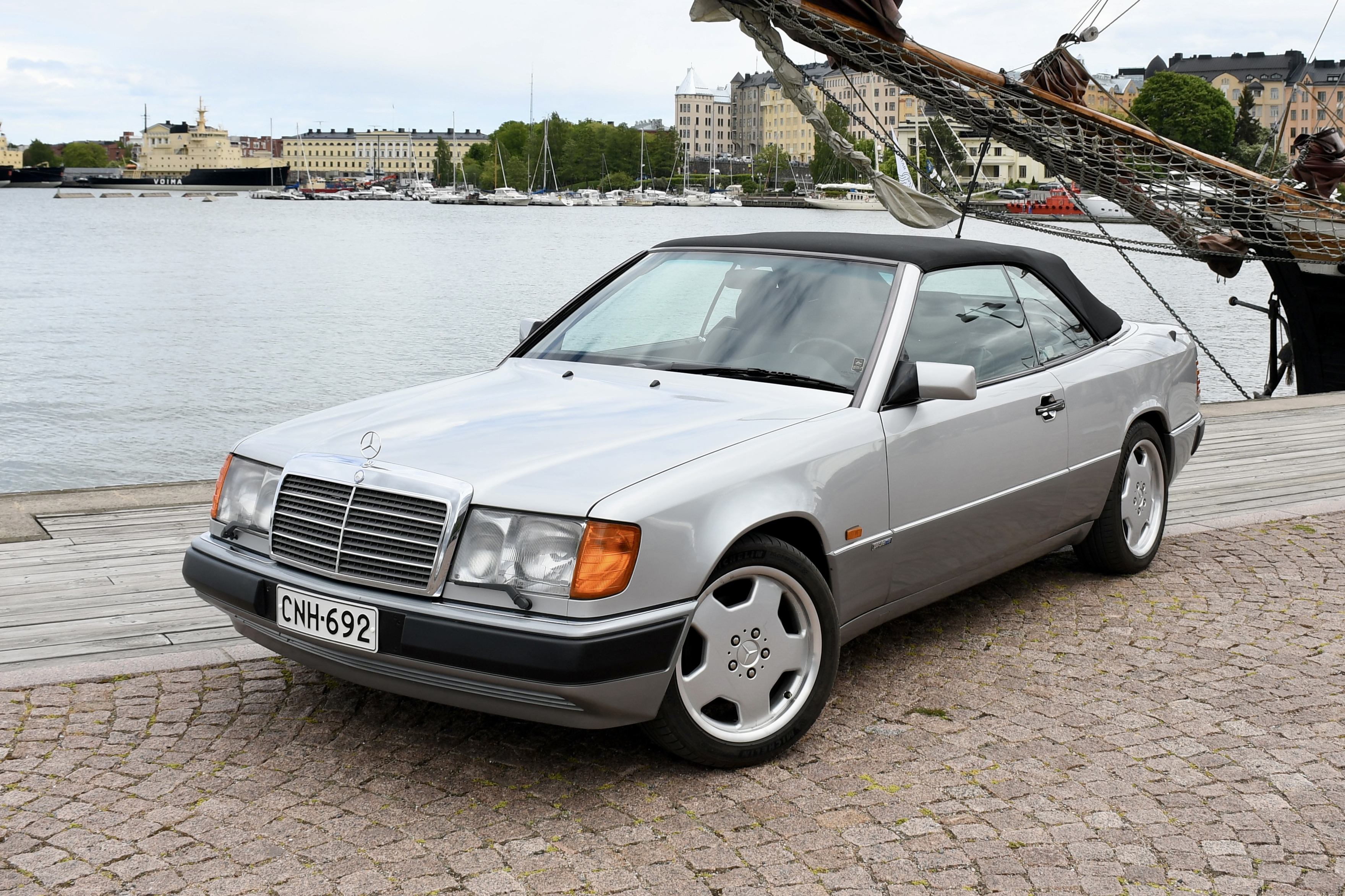 1992 MERCEDES-BENZ (W124) 300 CE-24 CABRIOLET