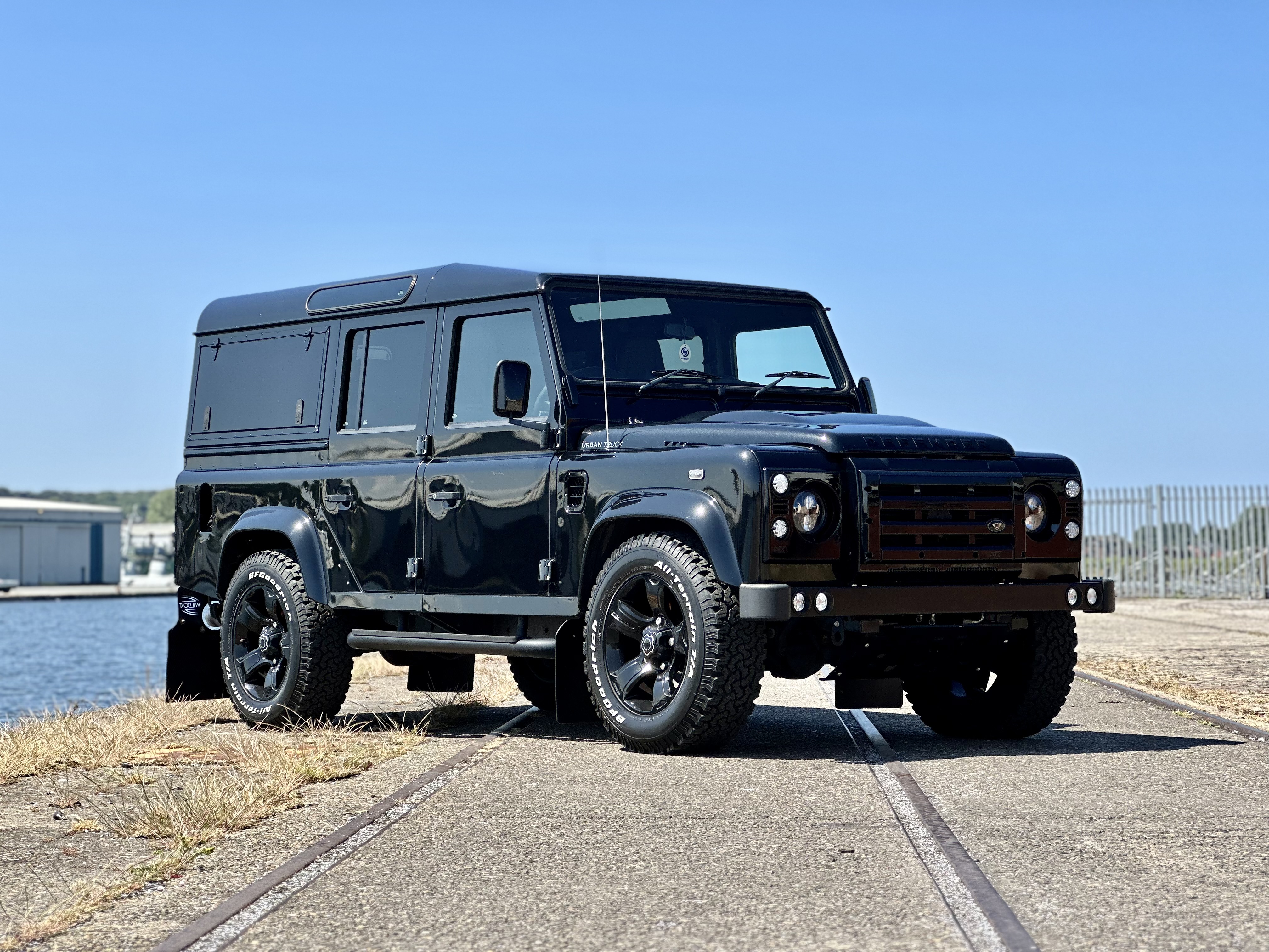 2015 LAND ROVER DEFENDER 110 XS 'URBAN TRUCK' - LS3 V8