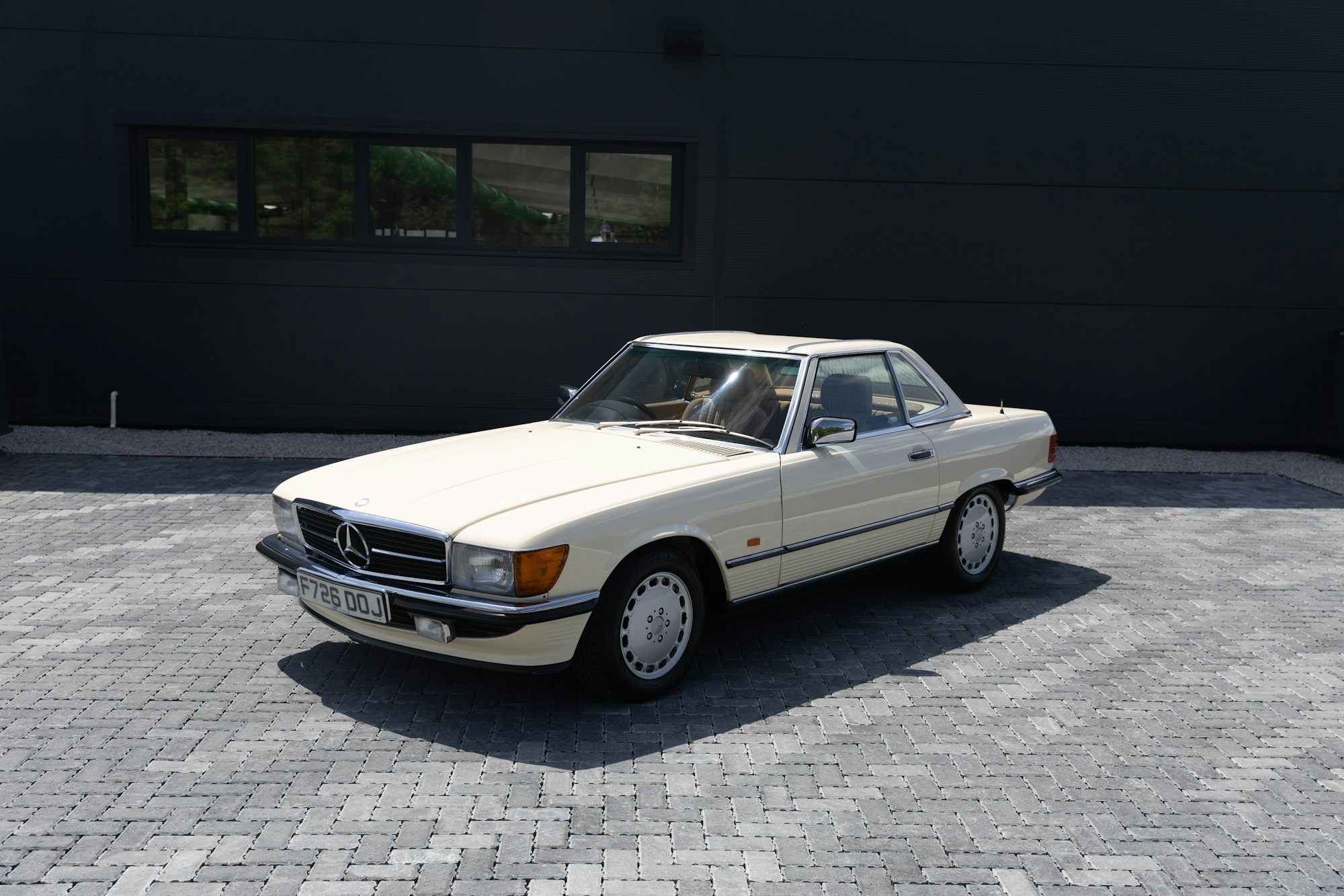 1989 MERCEDES-BENZ (R107) 300 SL for sale by auction in Bishops ...